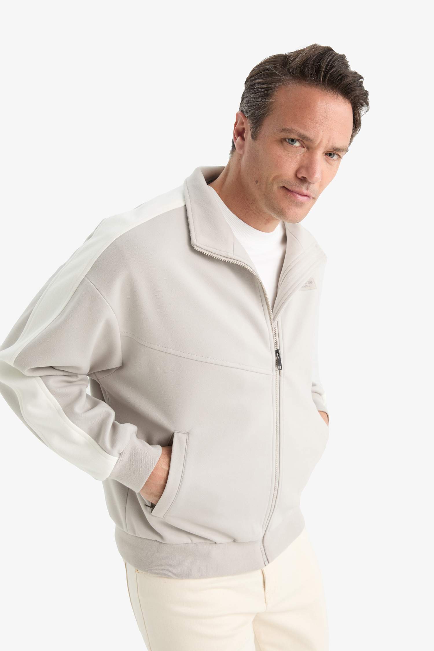 Regular Fit Dik Yaka Fermuarlı Mont