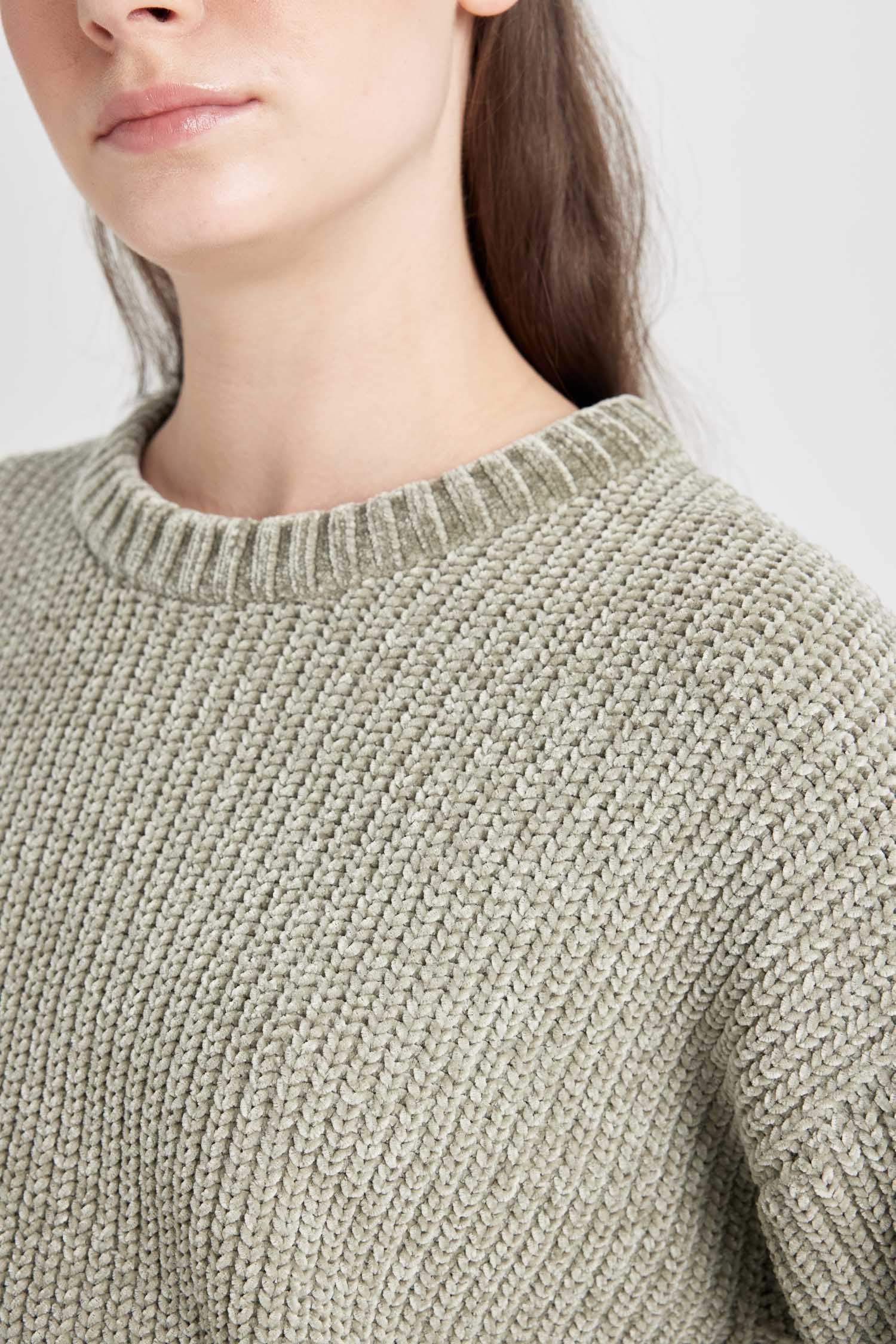 بلوز صوف قصة عادية بياخة مستديرة