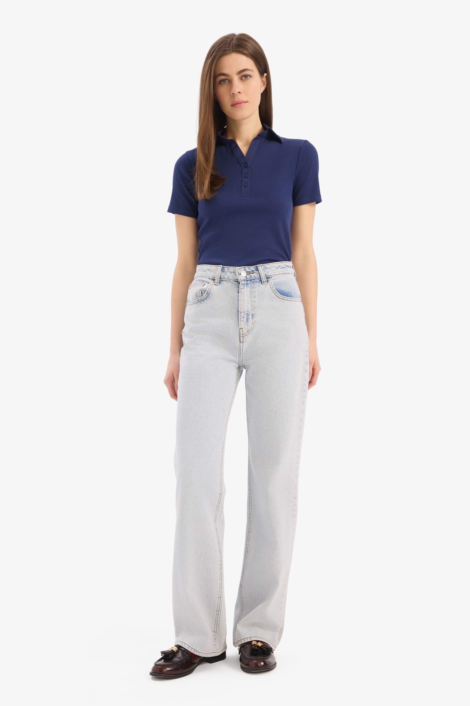 Футболка-поло с короткими рукавами, в рубчик, облегающего кроя