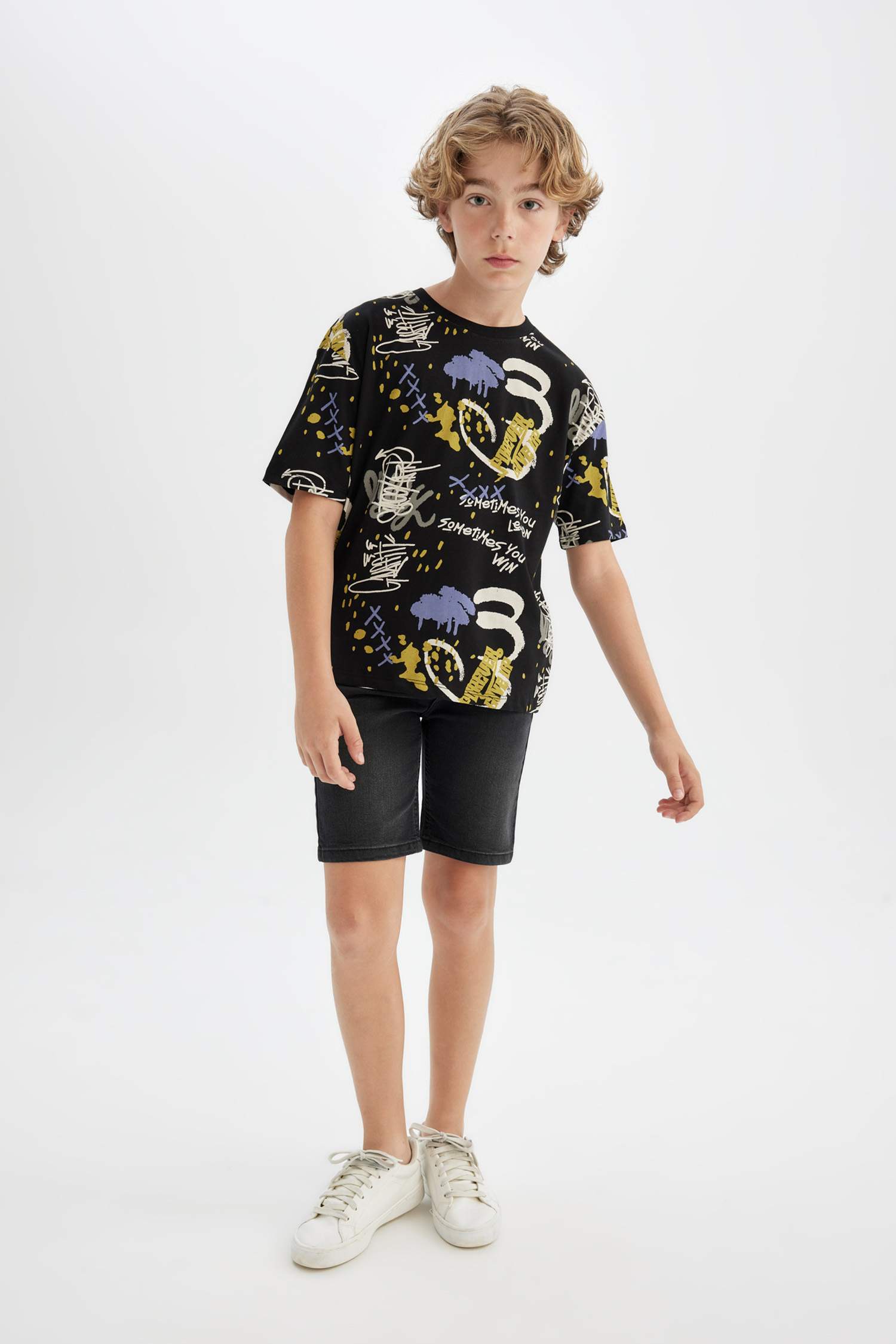 تيشيرت نص ردن ولادي اوفر سايز بياخة مستديرة