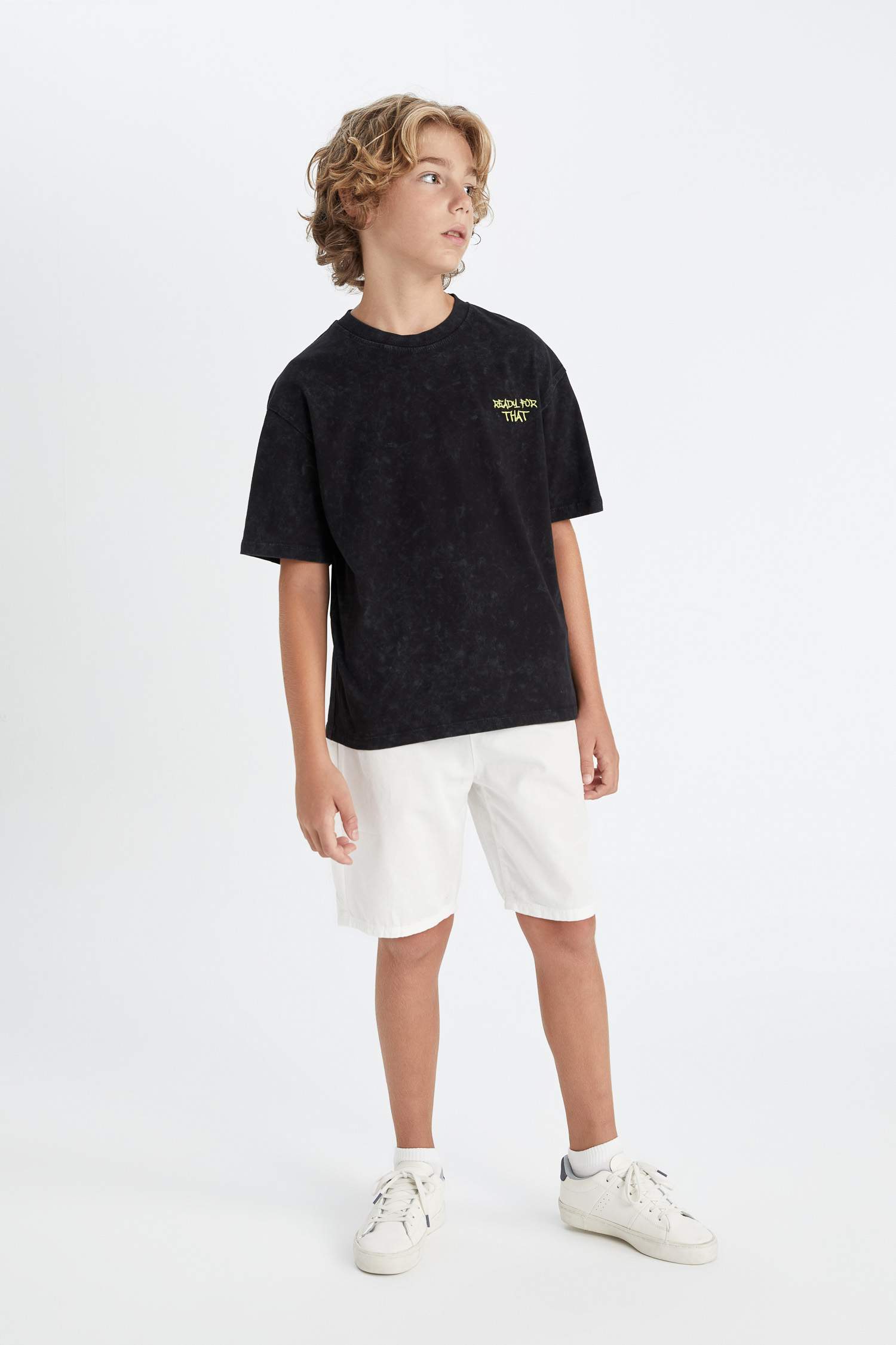 Boy Oversize Fit Crew Neck Washed Short Sleeve T-shirt