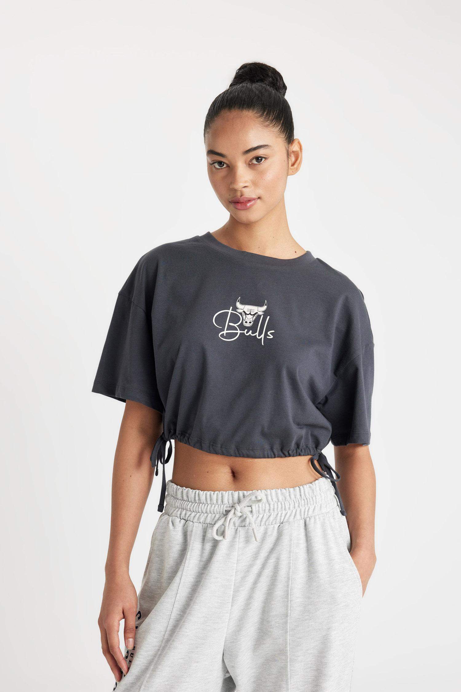 تيشيرت نص كم برقبة مستديرة من شيكاغو بولز