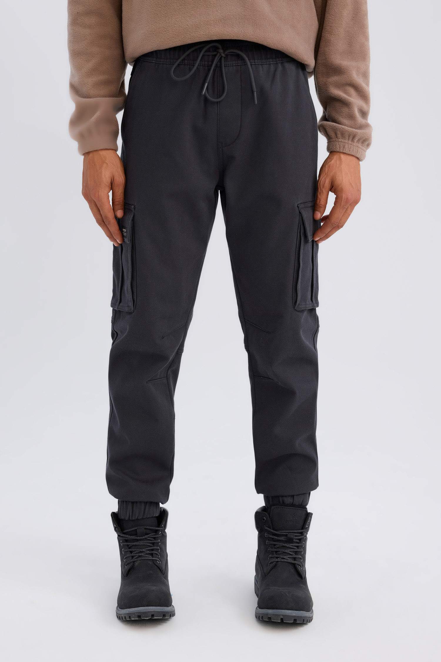 Джоггеры с карманами стандартного кроя