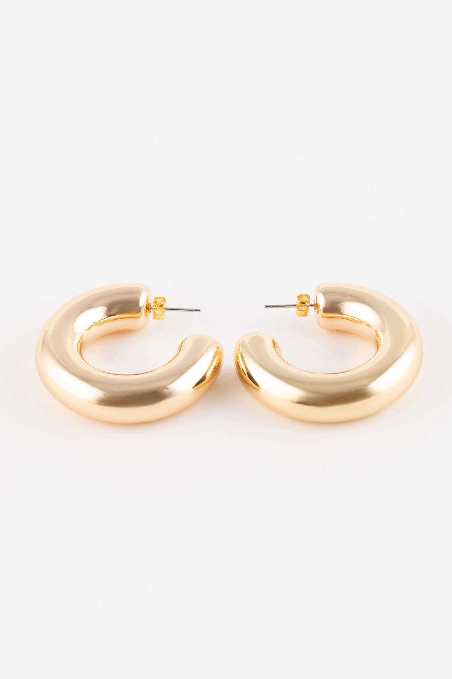 Woman Hoop Gold Earrings