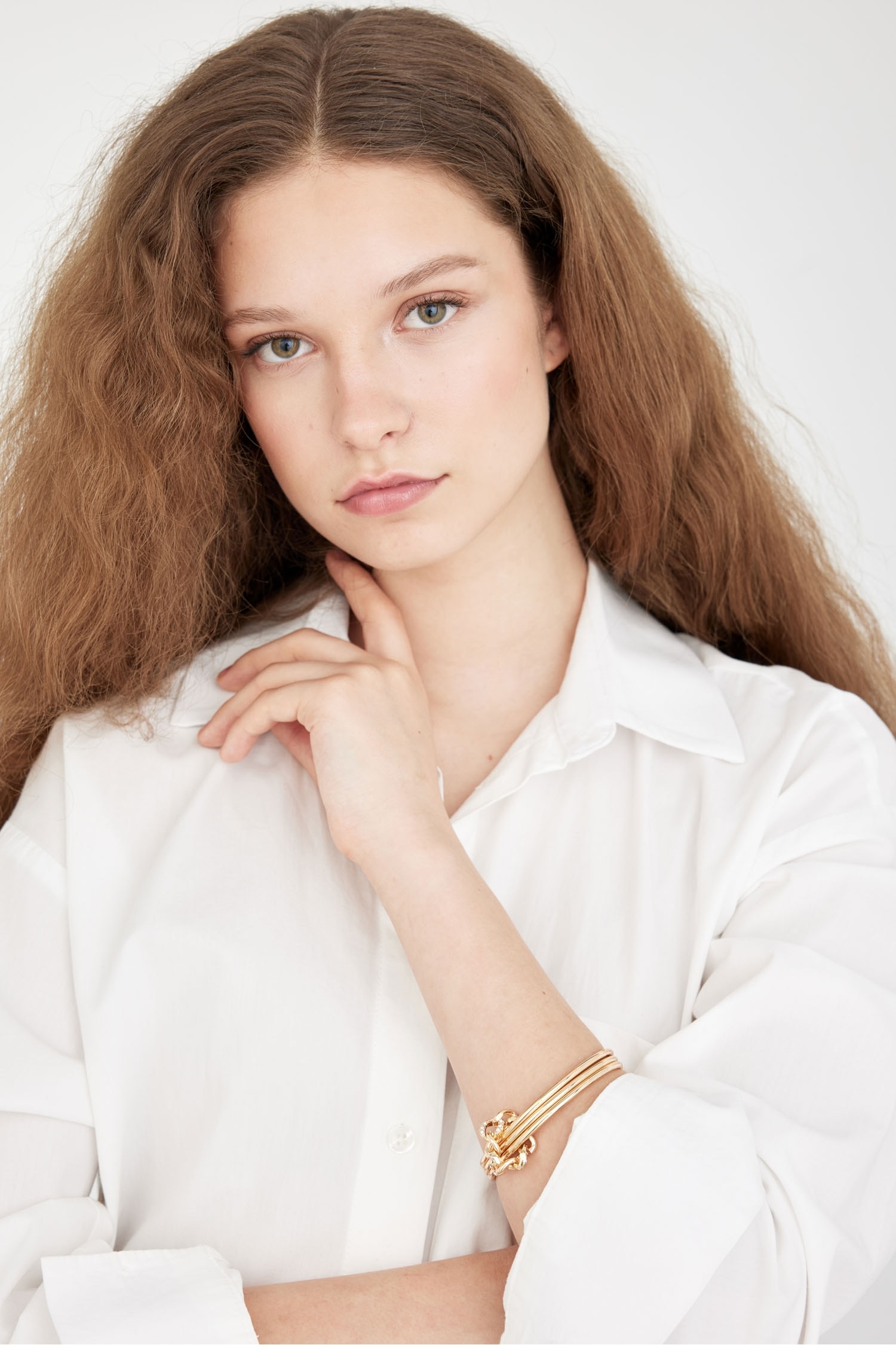 Kadın Zincir Detaylı Taşlı Gold Bilezik