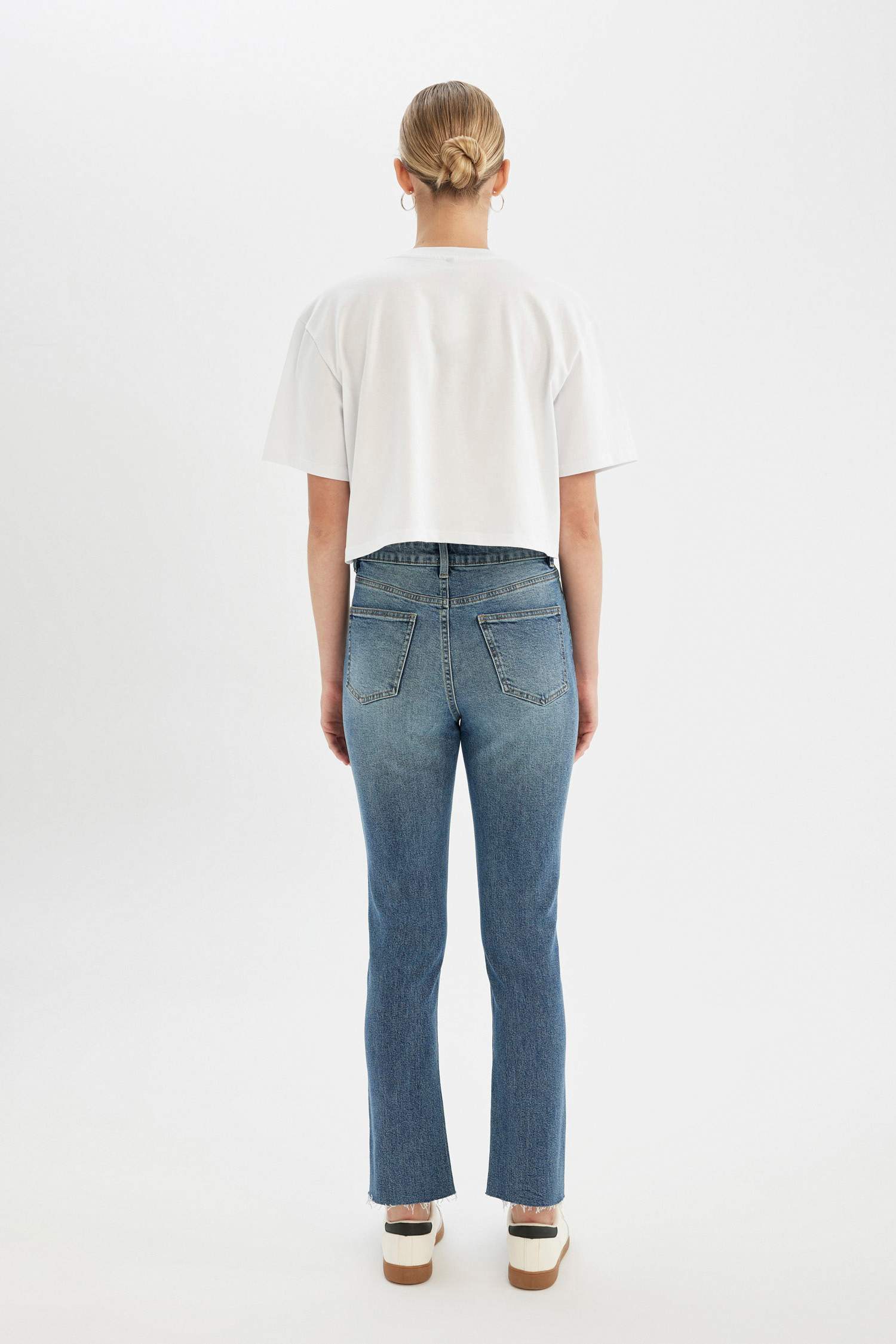 Mary Vintage Straight Fit Yüksek Bel Paça Ucu Kesik Bilek Boy Jean Yıkamalı Pantolon