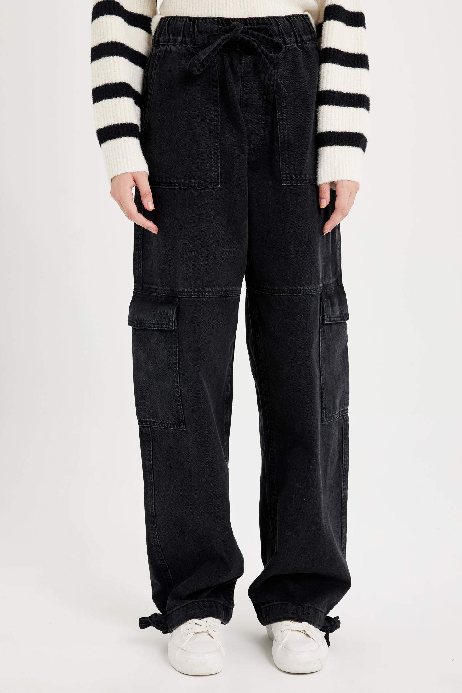 Jogger Yüksek Bel Kargo Cepli Bilek Boy Jean Pantolon