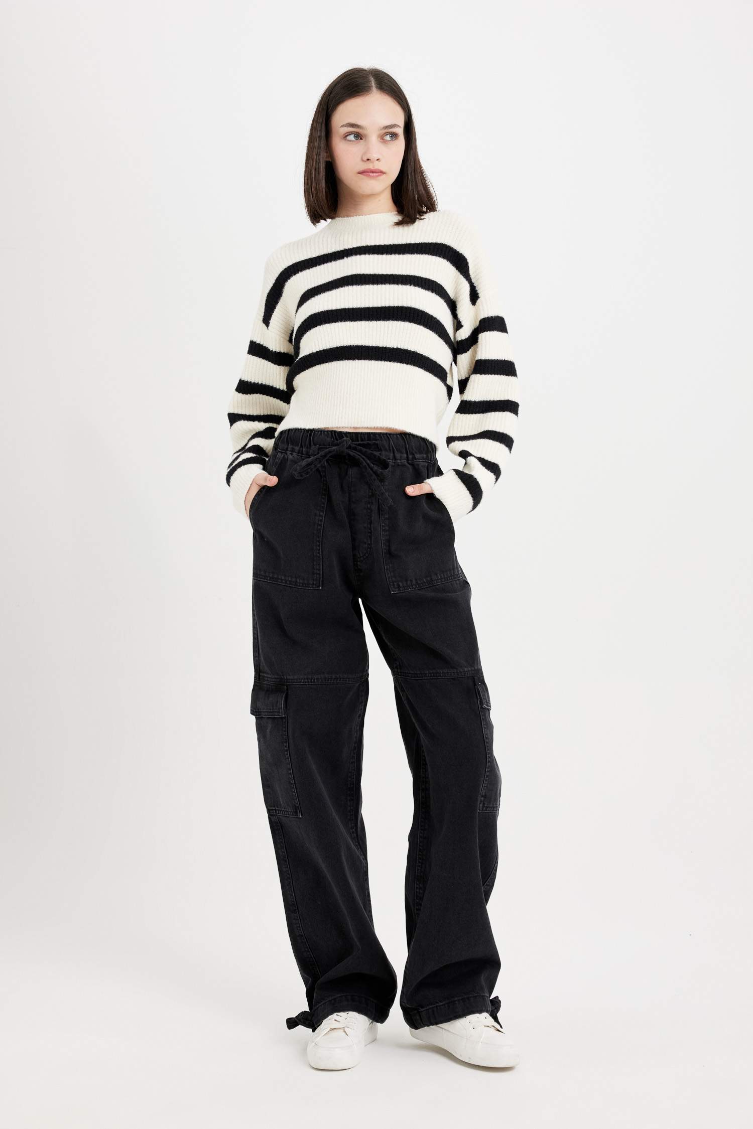 Jogger Yüksek Bel Kargo Cepli Bilek Boy Jean Pantolon