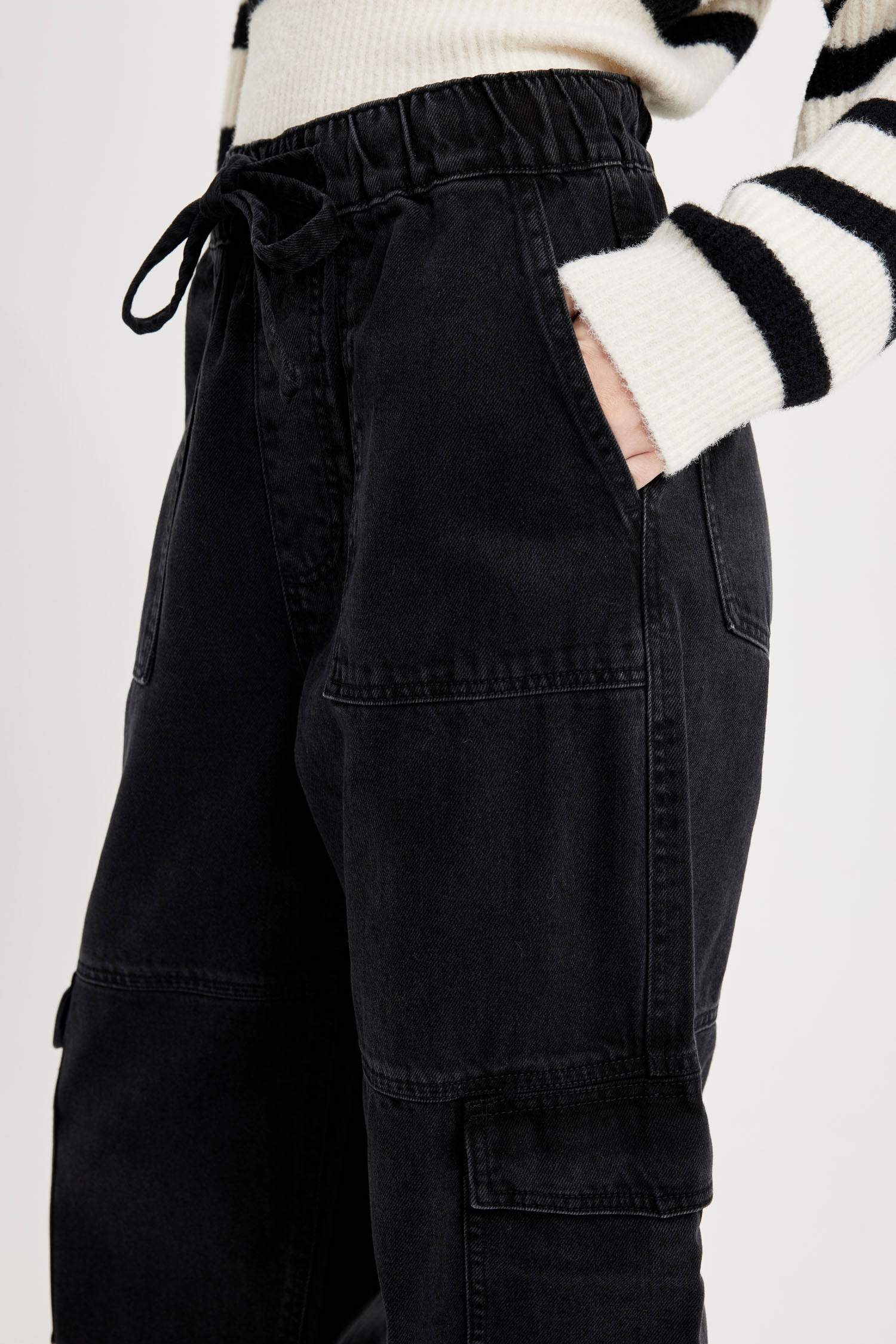 Jogger Yüksek Bel Kargo Cepli Bilek Boy Jean Pantolon