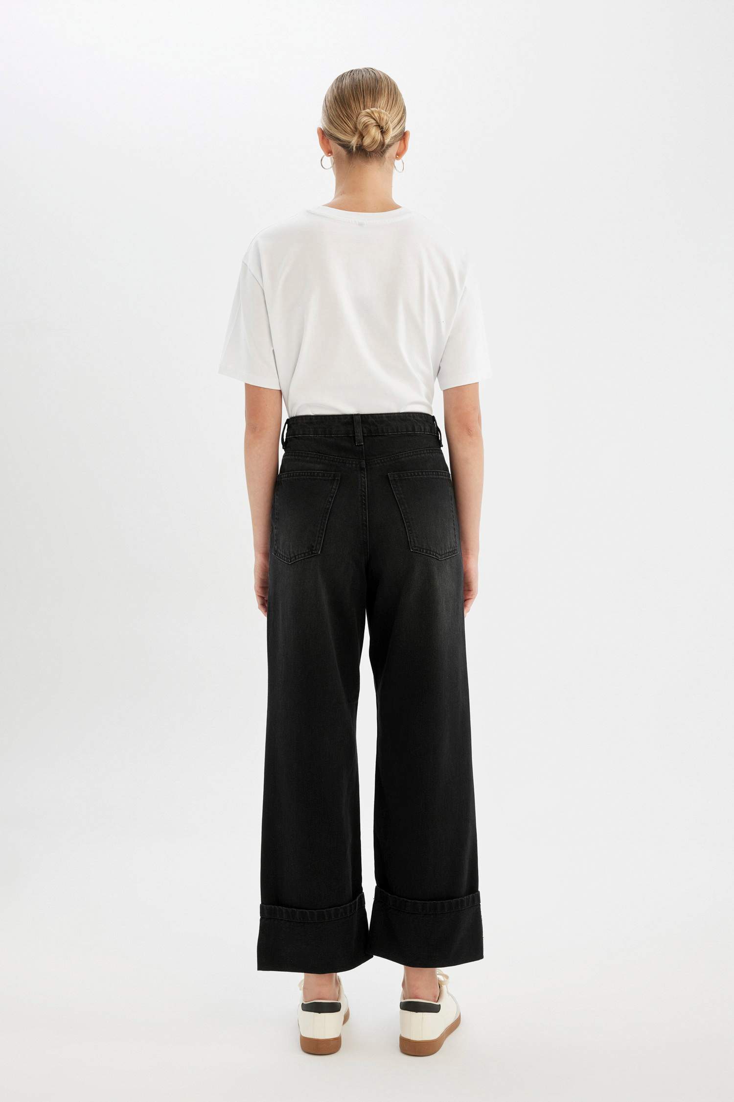 Relax Fit High Waist Ankle Length Jeans