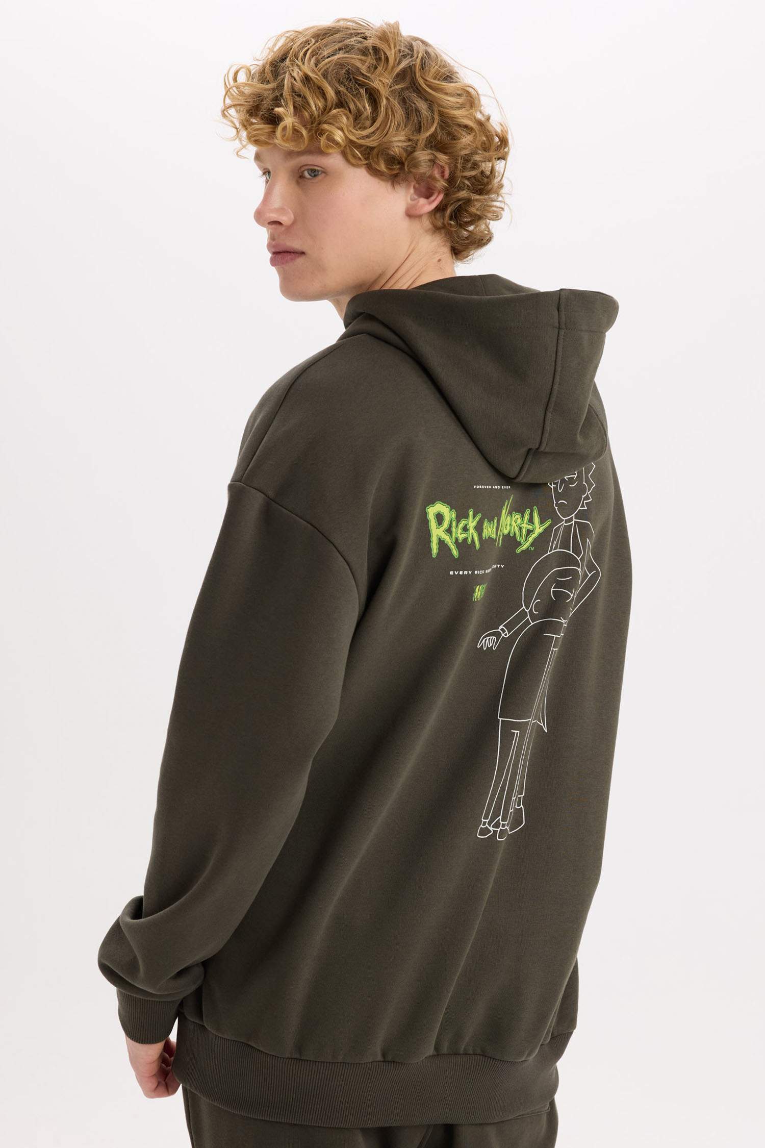 Rick and Morty Boxy Fit Kapüşonlu Sırt Baskılı Sweatshirt