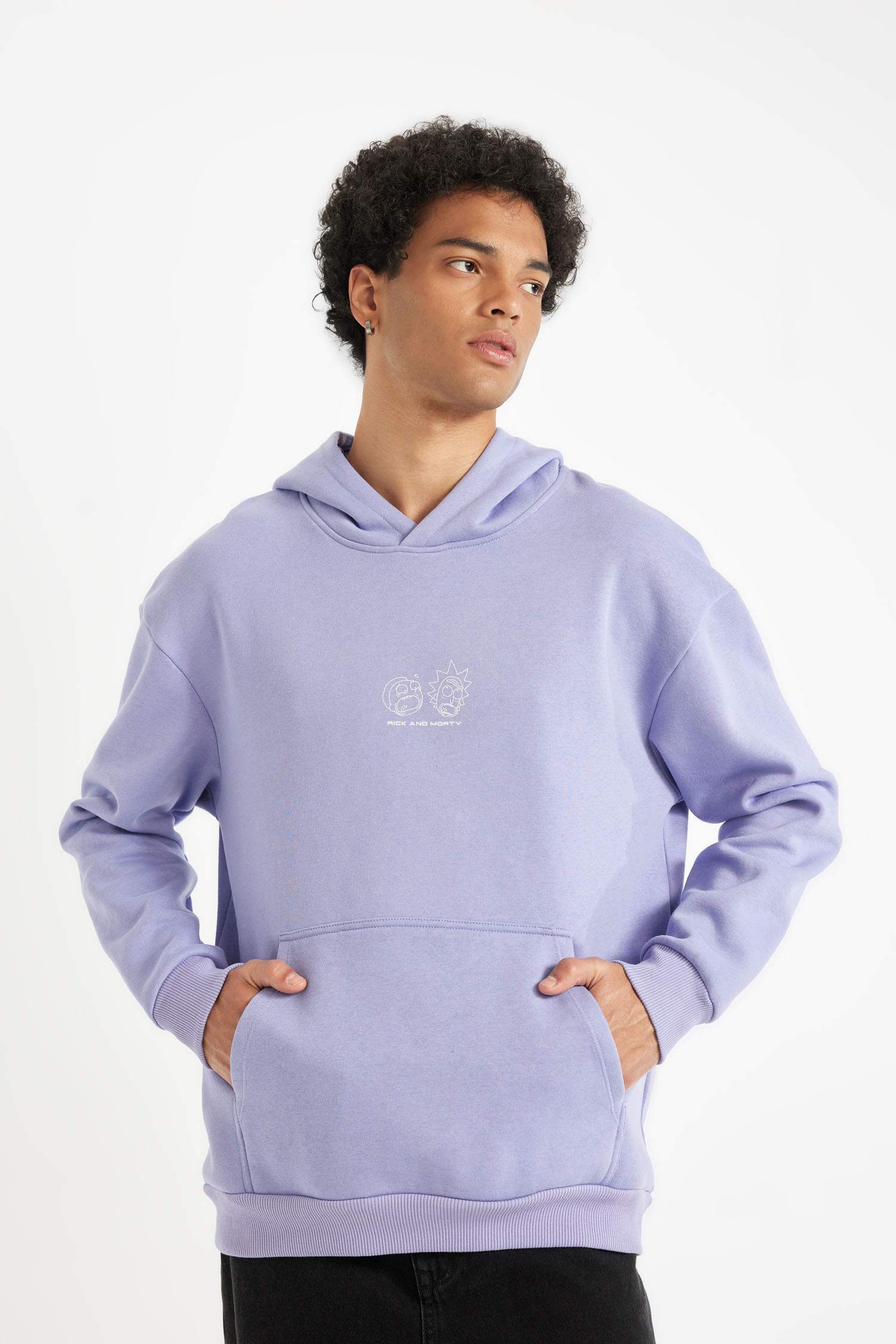 Rick and Morty Boxy Fit Kapüşonlu Sırt Baskılı Sweatshirt