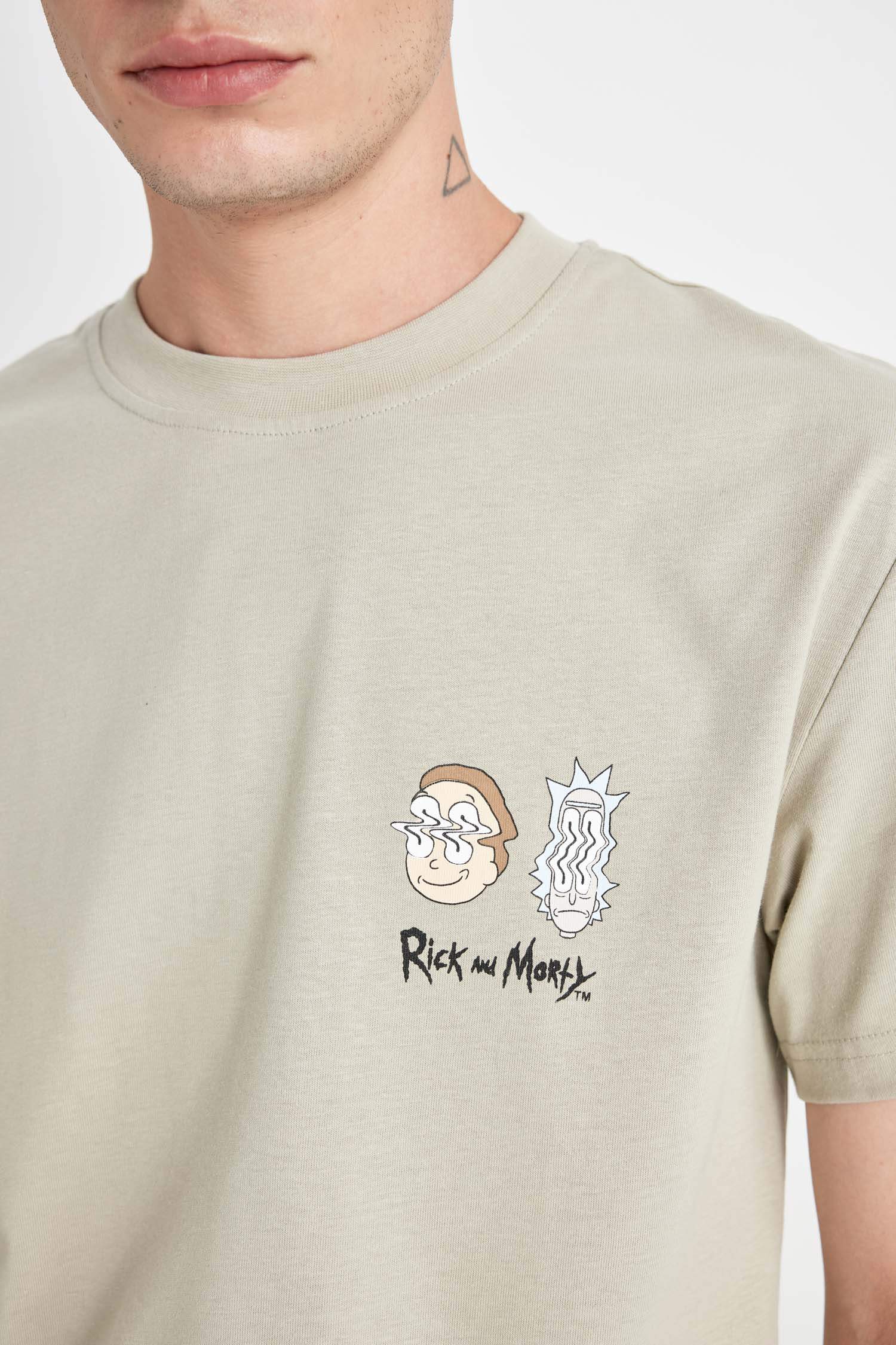 %100 Pamuk Rick and Morty Regular Fit Bisiklet Yaka Kısa Kollu Tişört