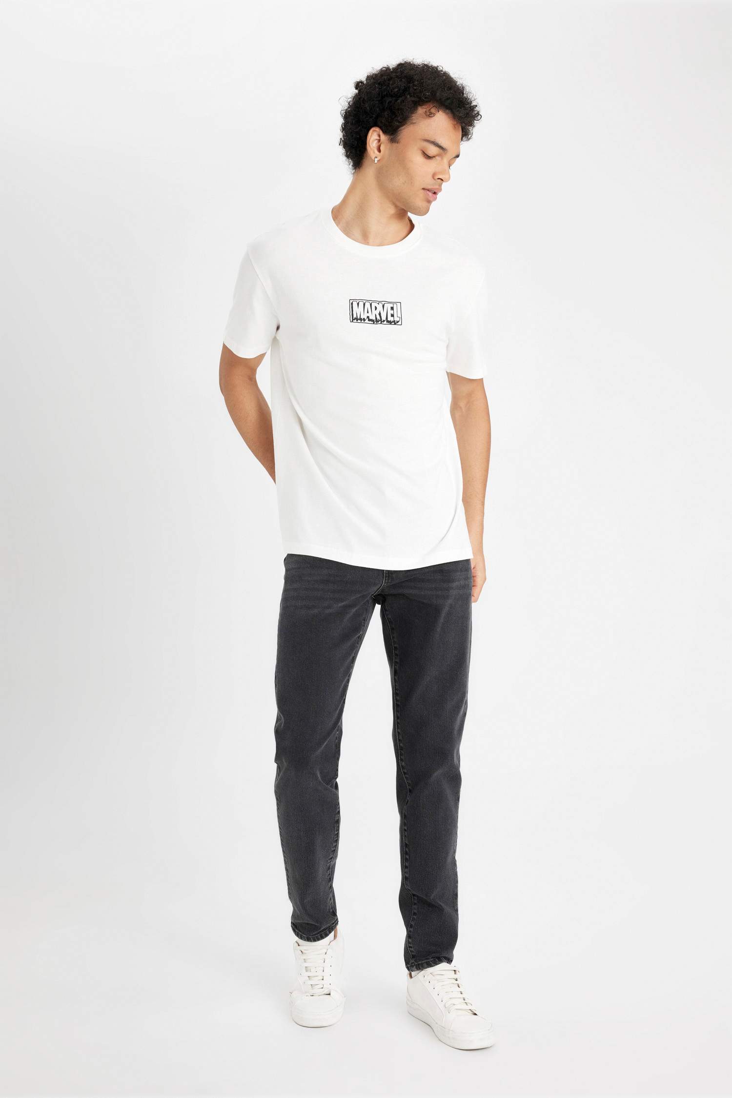 Marvel Logo Only Regular Fit Crew Neck T-Shirt