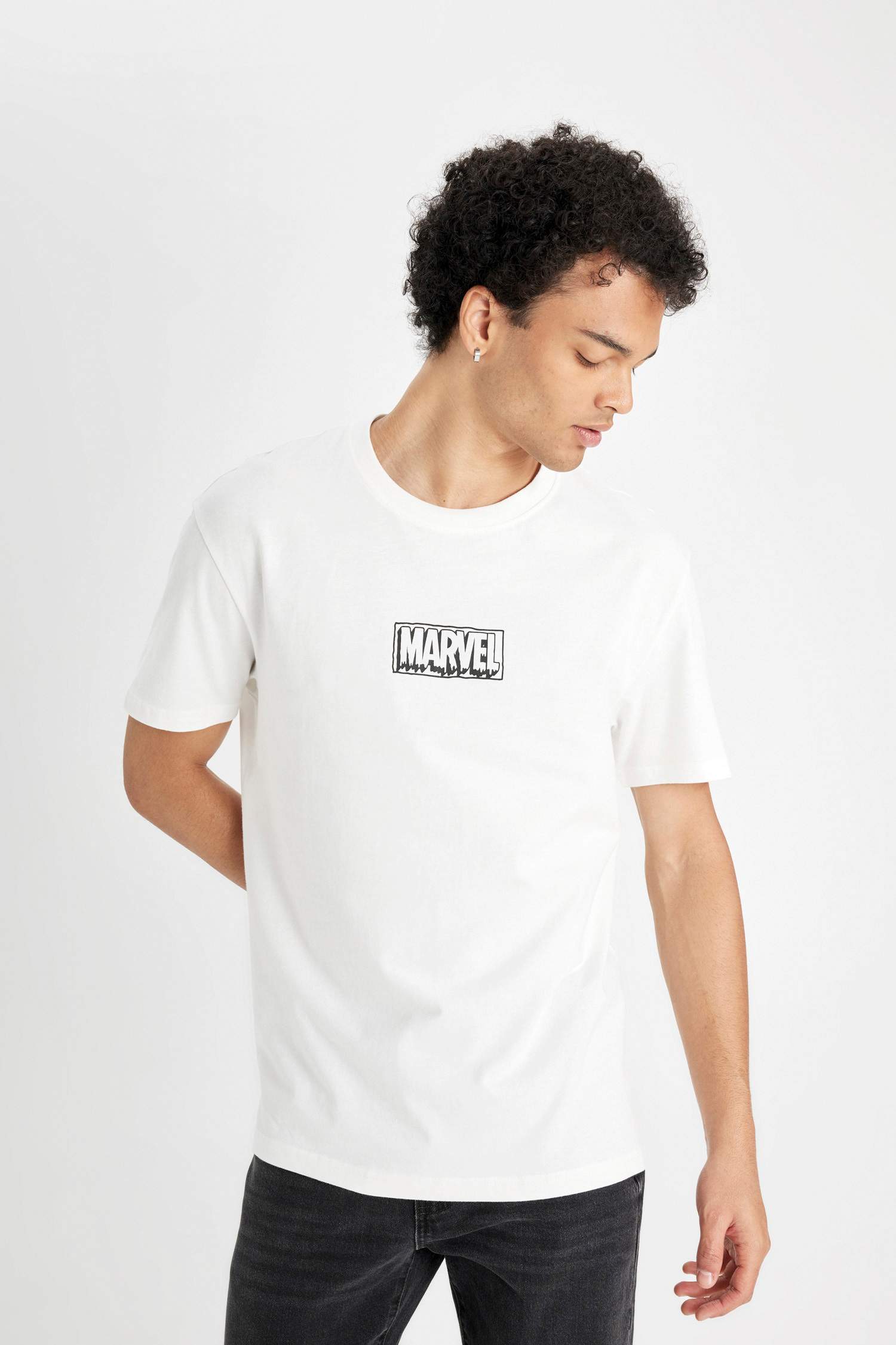 Marvel Logo Only Regular Fit Crew Neck T-Shirt