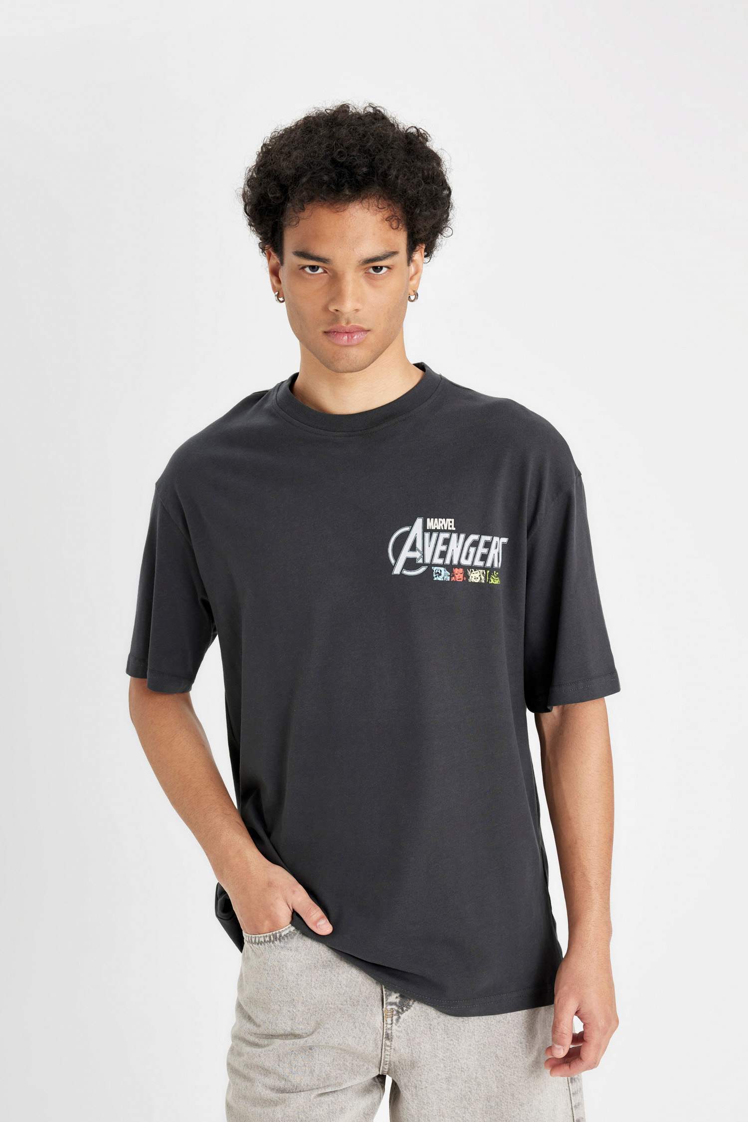 %100 Pamuk Marvel Avengers Boxy Fit Bisiklet Yaka Sırt Baskılı Kısa Kollu Tişört