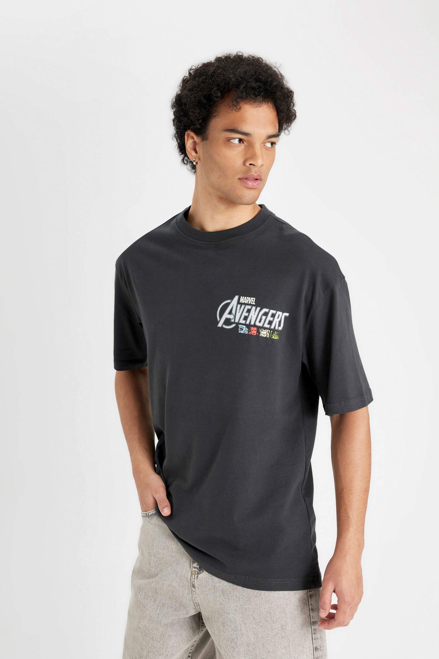%100 Pamuk Marvel Avengers Boxy Fit Bisiklet Yaka Sırt Baskılı Kısa Kollu Tişört