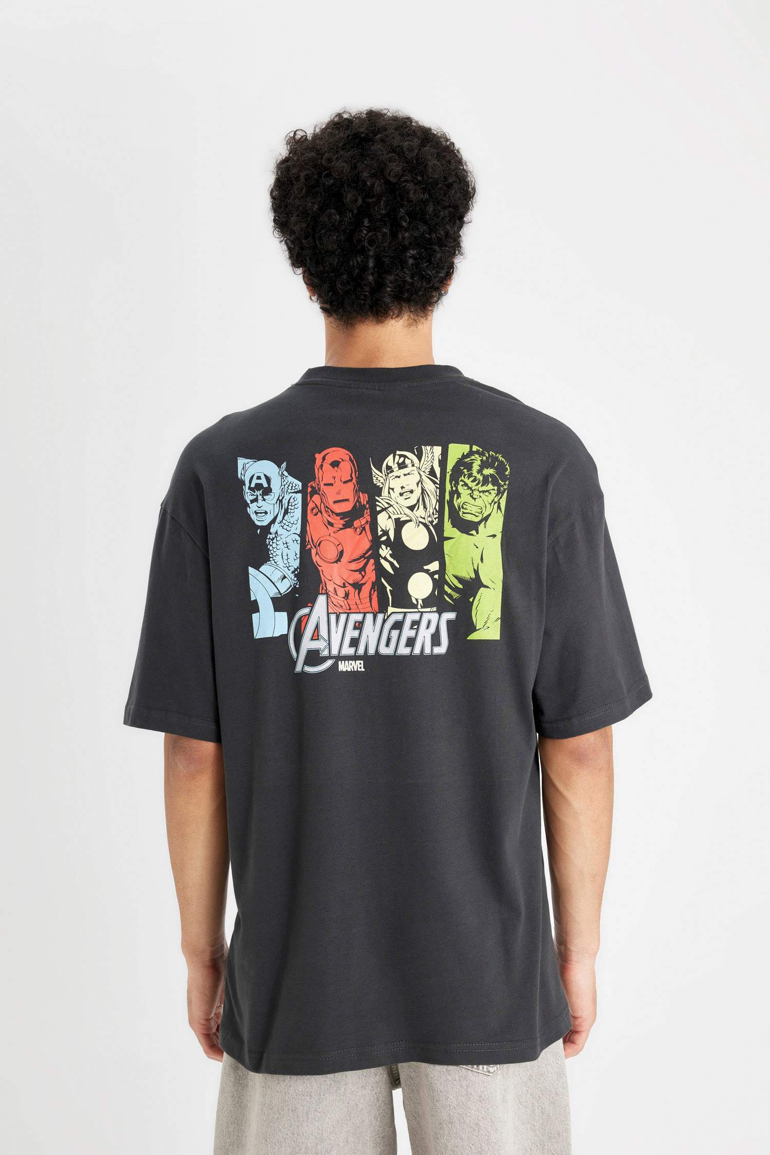 %100 Pamuk Marvel Avengers Boxy Fit Bisiklet Yaka Sırt Baskılı Kısa Kollu Tişört