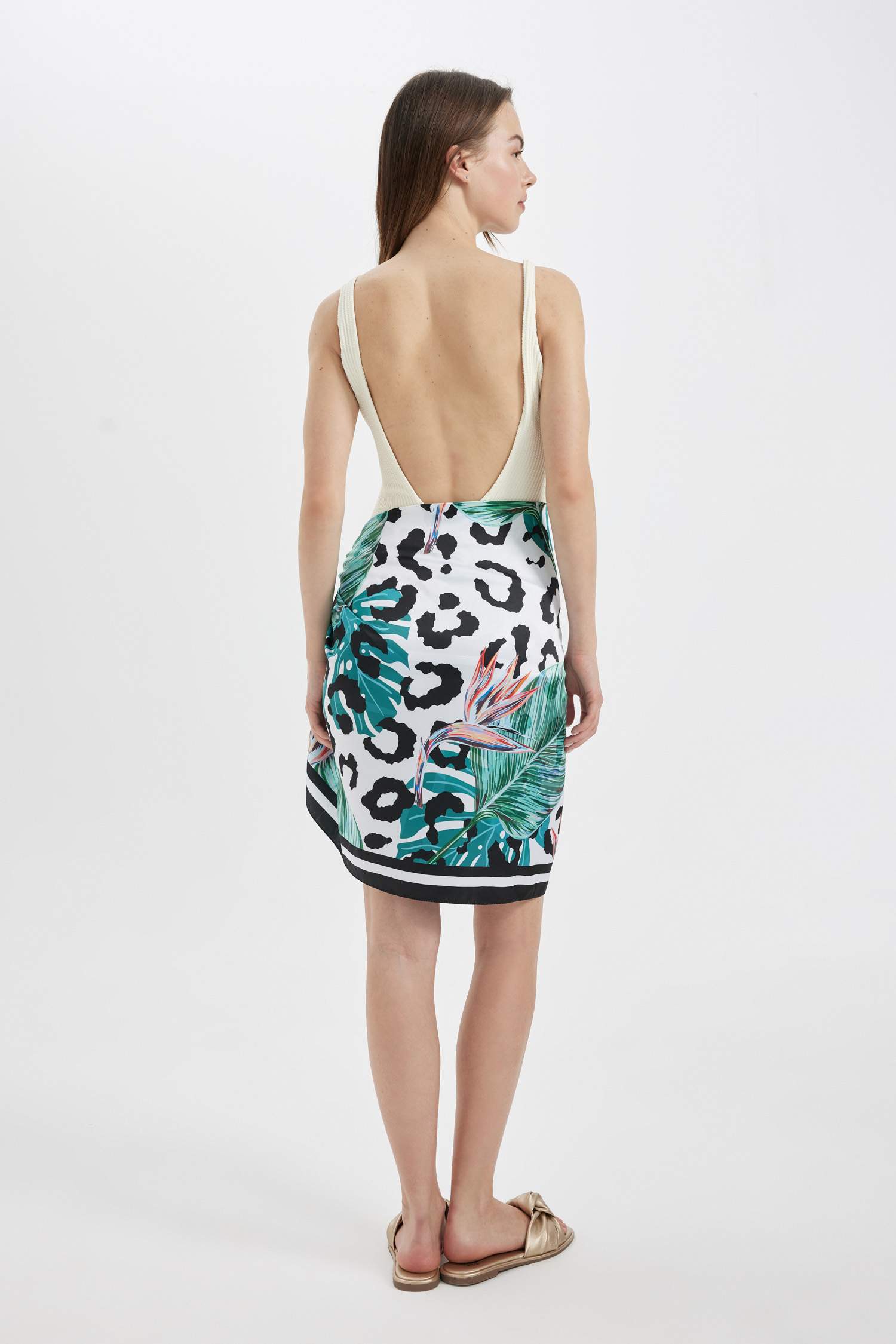Woman Zebra Patterned Long Beach Skirt