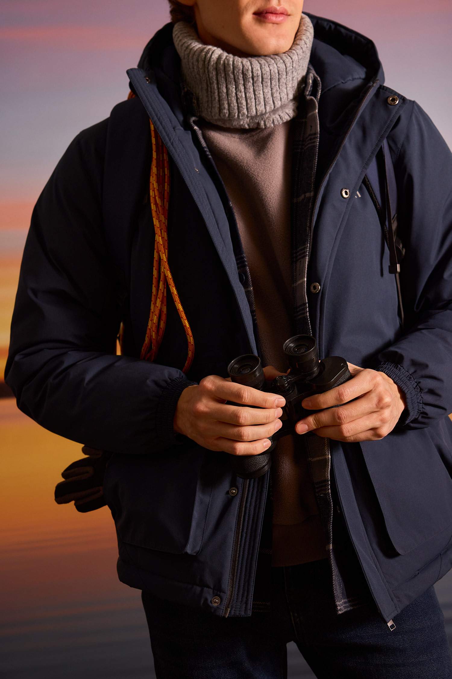 Куртка Regular Fit с кнопками, внутренним карманом, капюшоном и на молнии