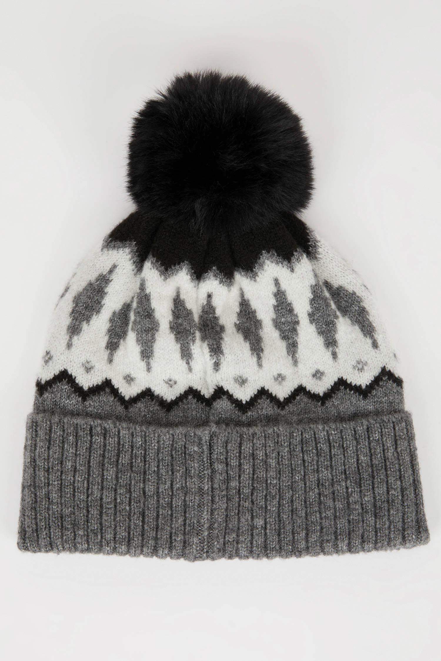 Kadın Jakarlı Ponponlu Bere