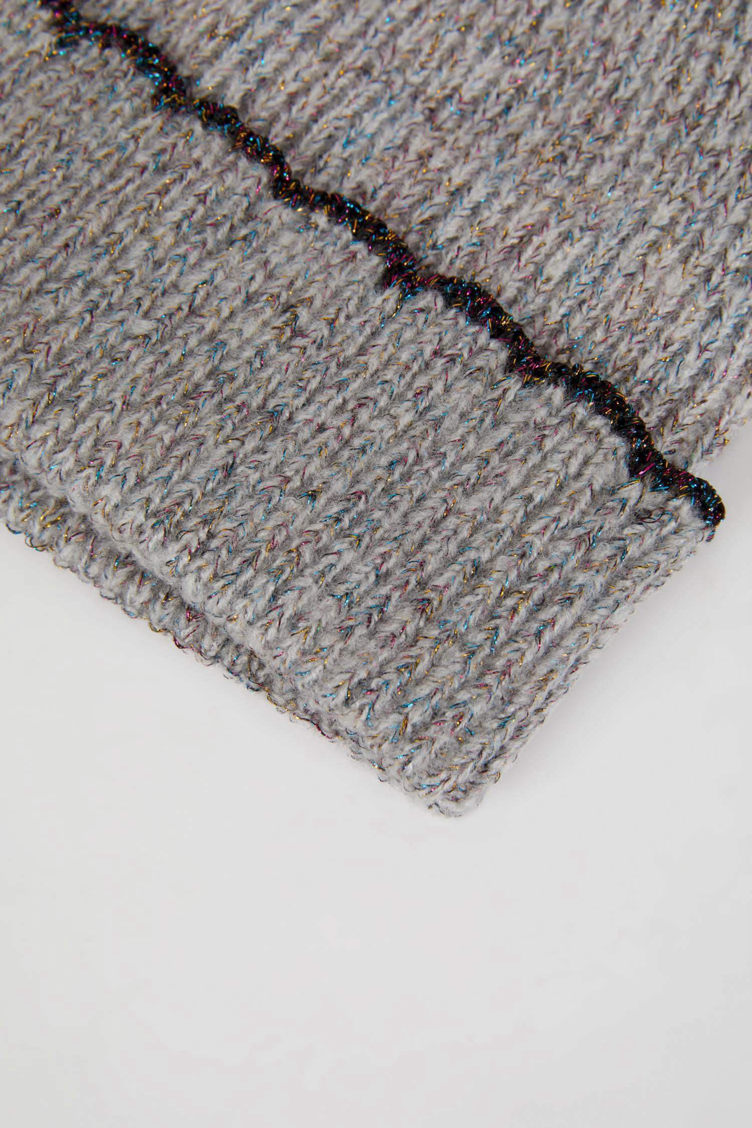 Woman Basic Knitted Beanie