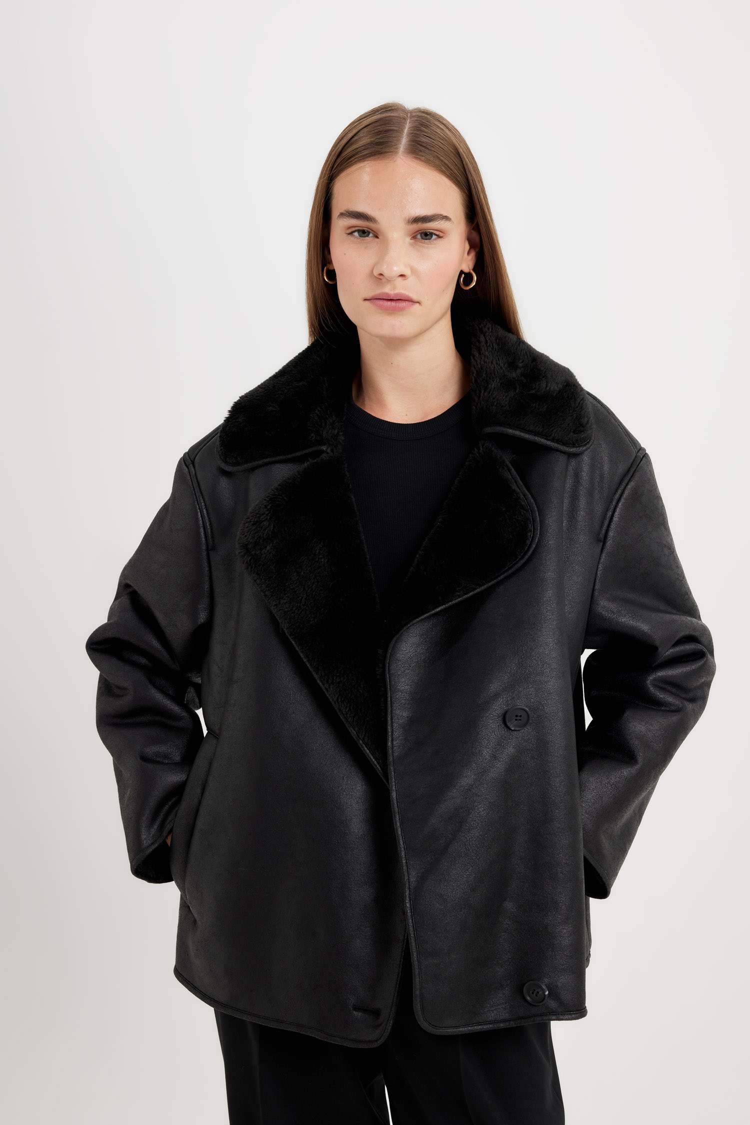 جاكيت شمواه جلد صناعي قصة مريحة مبطن بفرو إصطناعي