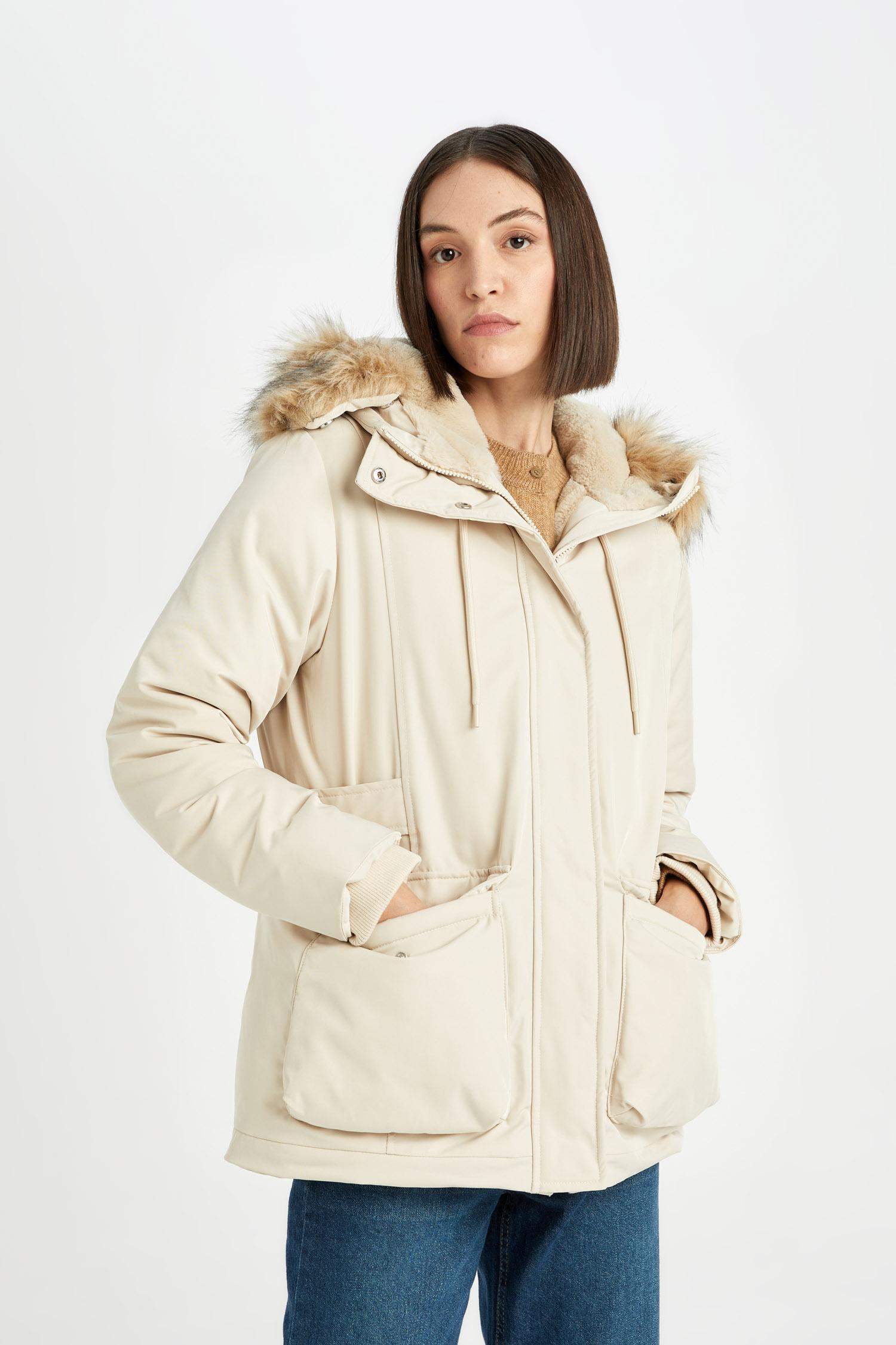 Su Geçirmez Mont Parka Kapüşonlu Suni Kürklü Fermuarlı Cepli