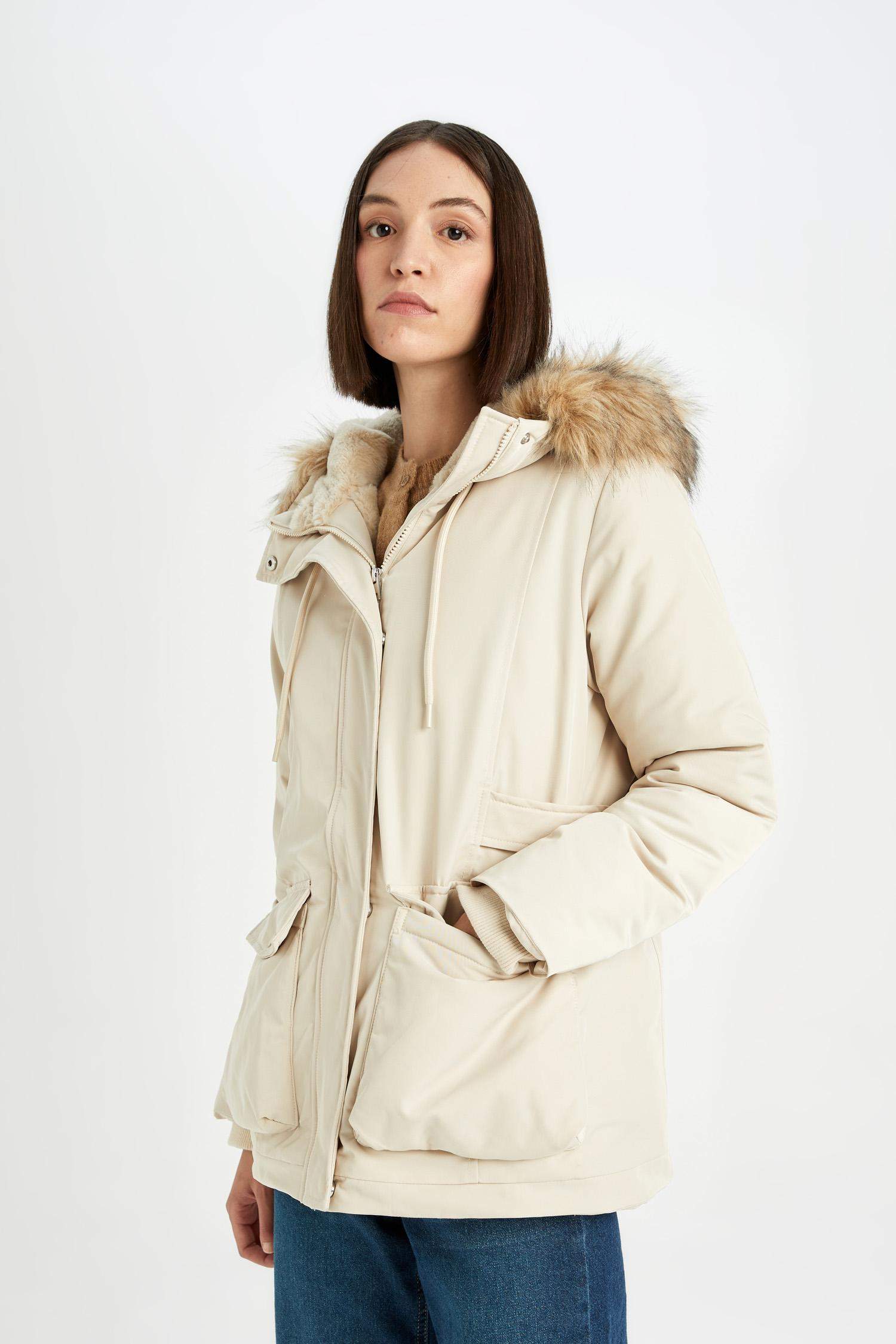 Su Geçirmez Mont Parka Kapüşonlu Suni Kürklü Fermuarlı Cepli