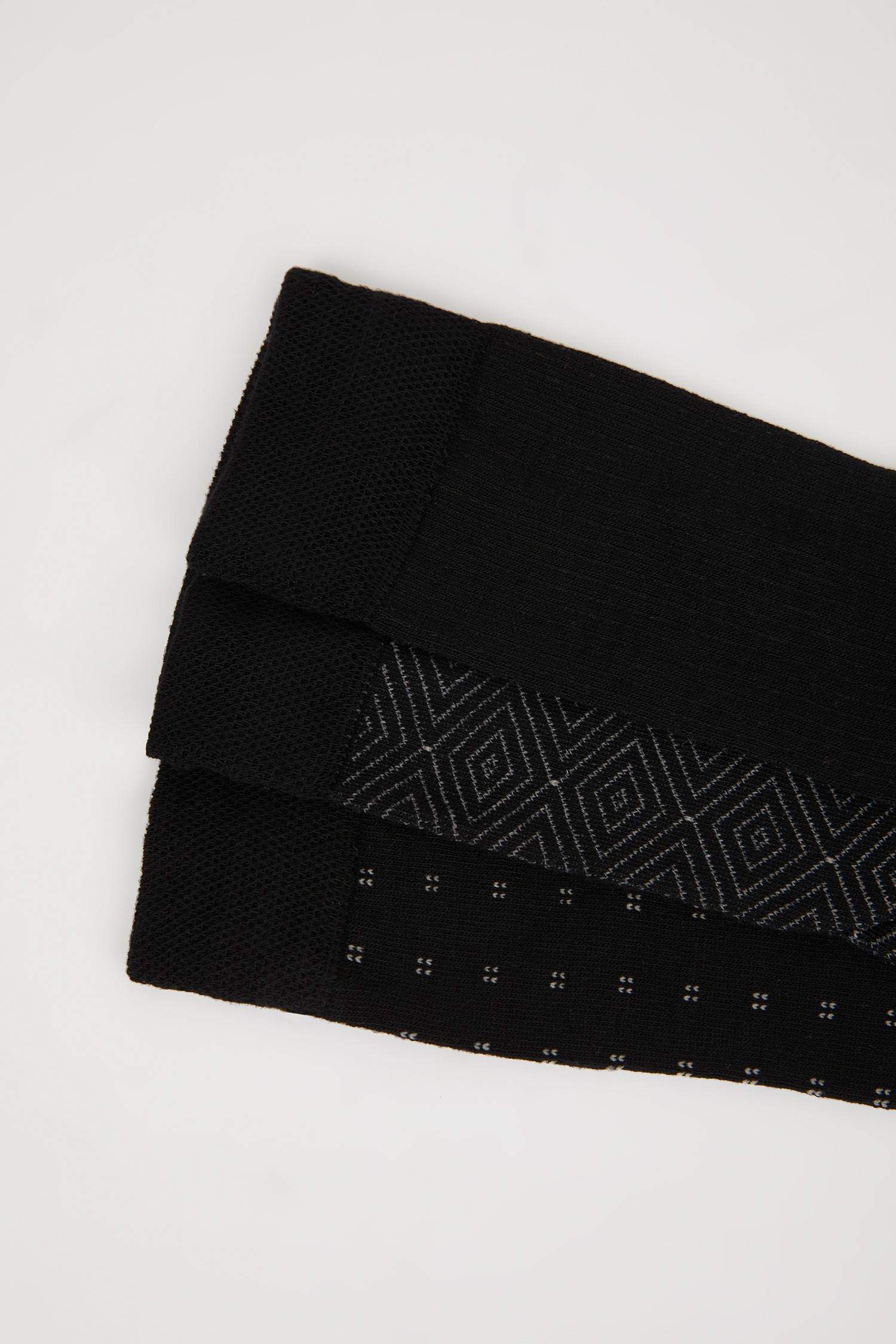 Man Seamless 3 Piece Bamboo Long Socks