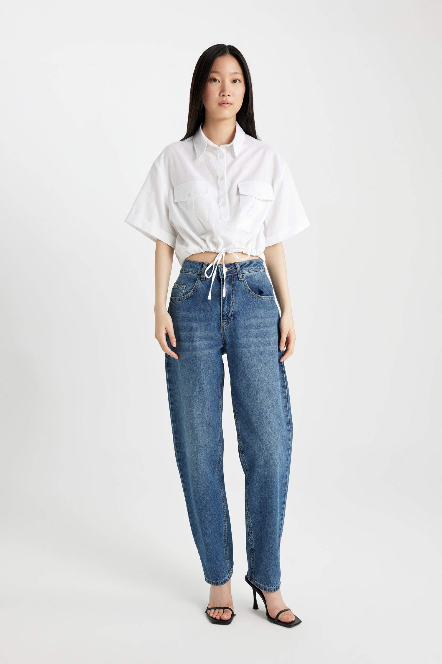 Cropped Fit Gömlek Yaka Keten Karışımlı Kısa Kollu Bluz