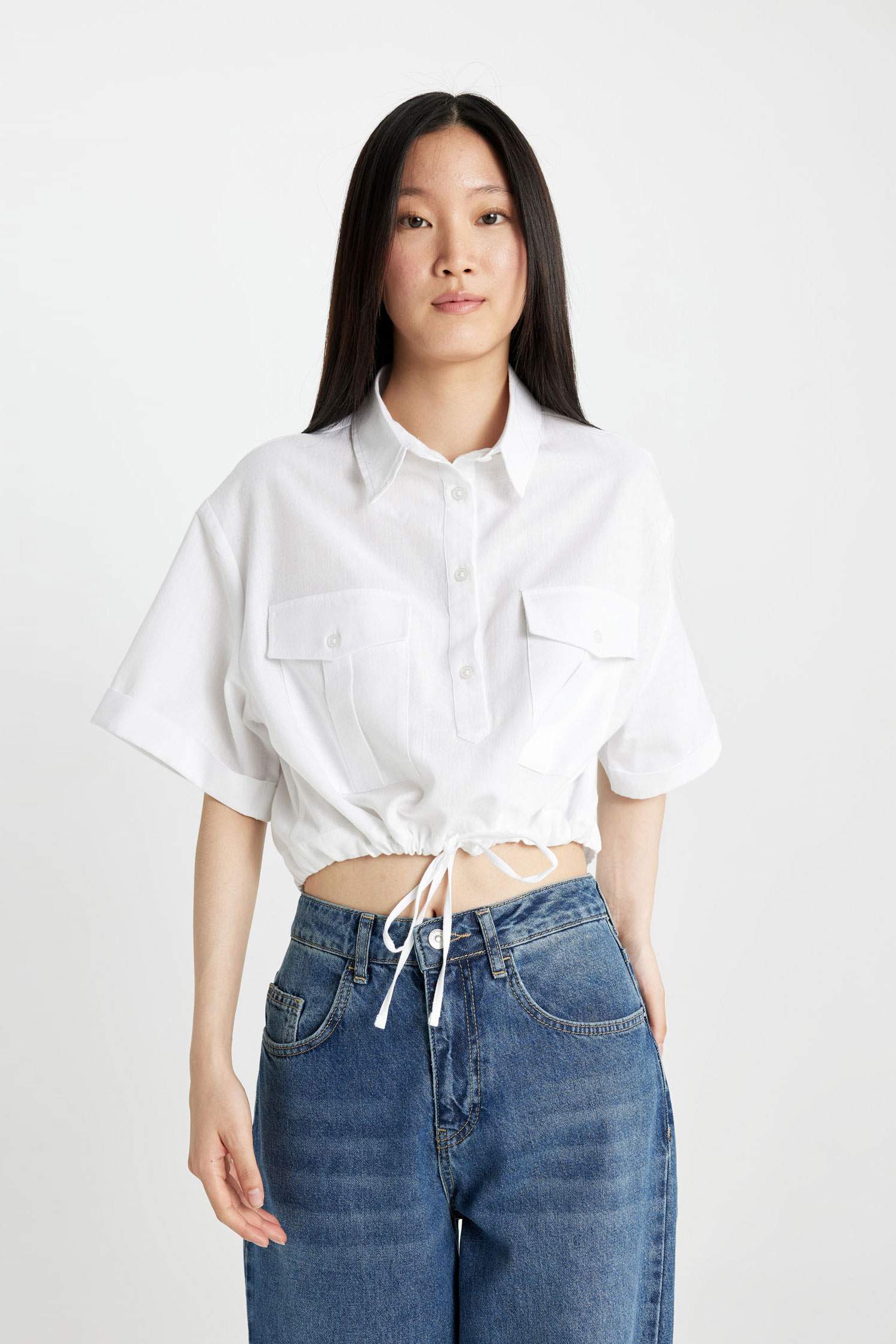 Cropped Fit Gömlek Yaka Keten Karışımlı Kısa Kollu Bluz