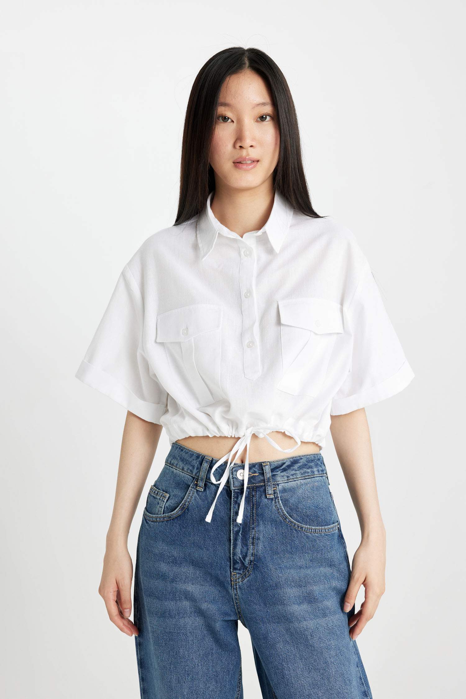 Cropped Fit Gömlek Yaka Keten Karışımlı Kısa Kollu Bluz