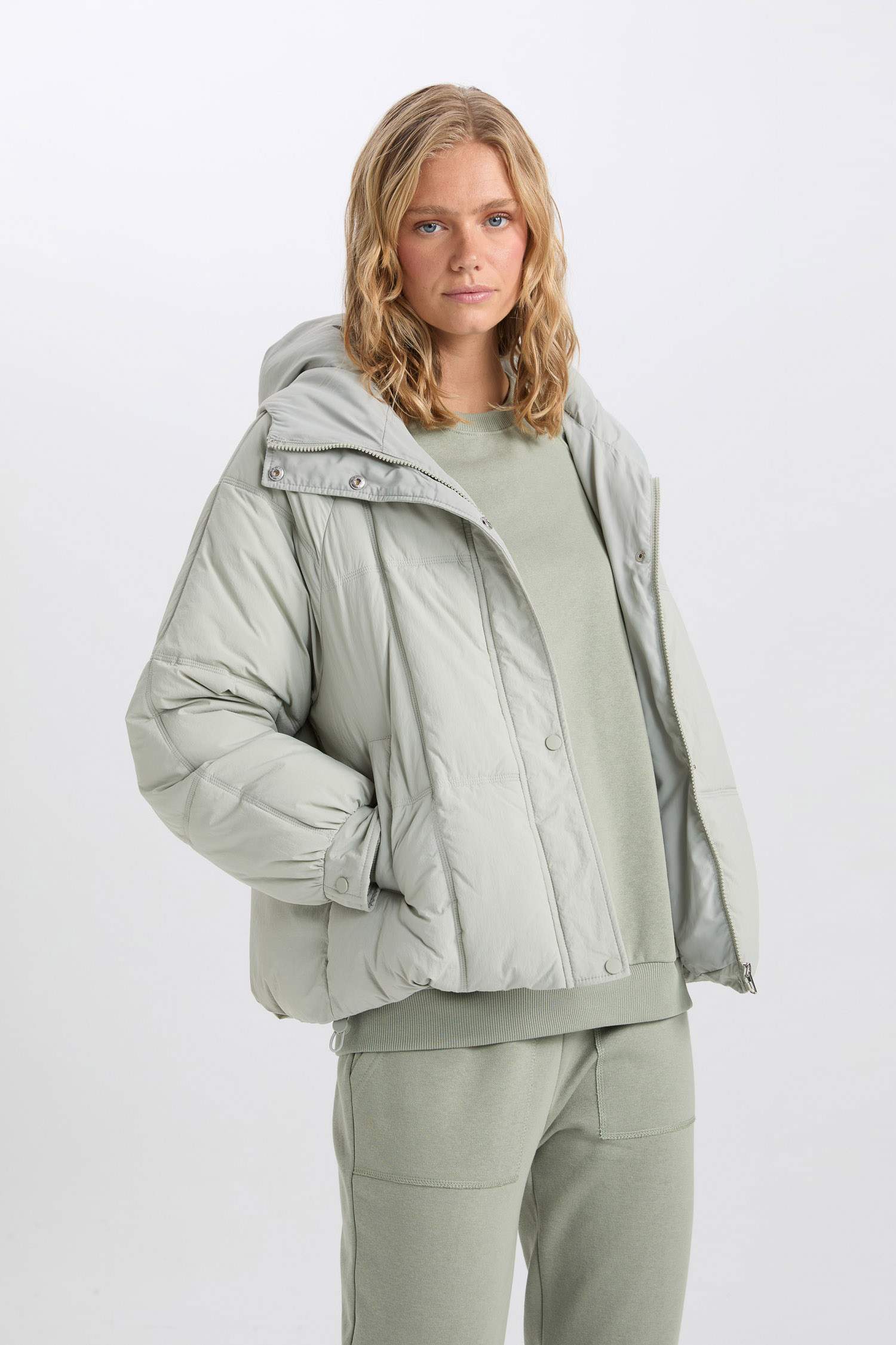 Su Geçirmez Mevsimlik Mont Kapüşonlu Cepli Fermuarlı