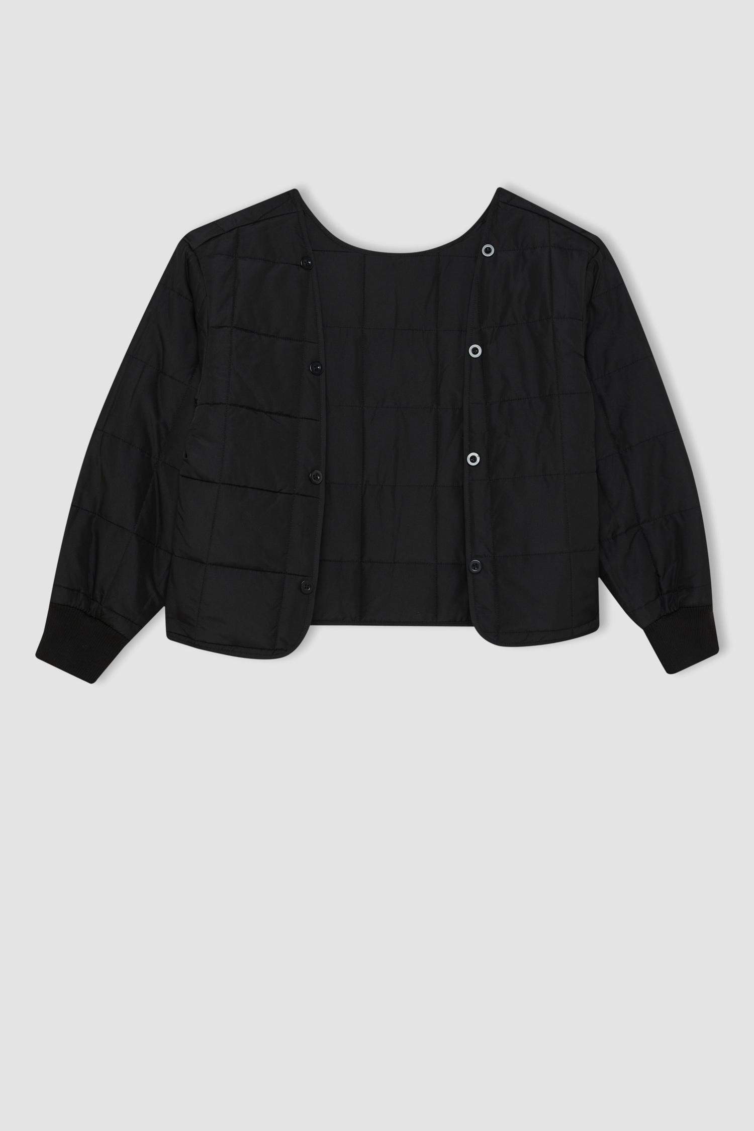 Su Geçirmez Kapüşonlu Cepli Çıtçıtlı İçi Çıkarılabilir Mont