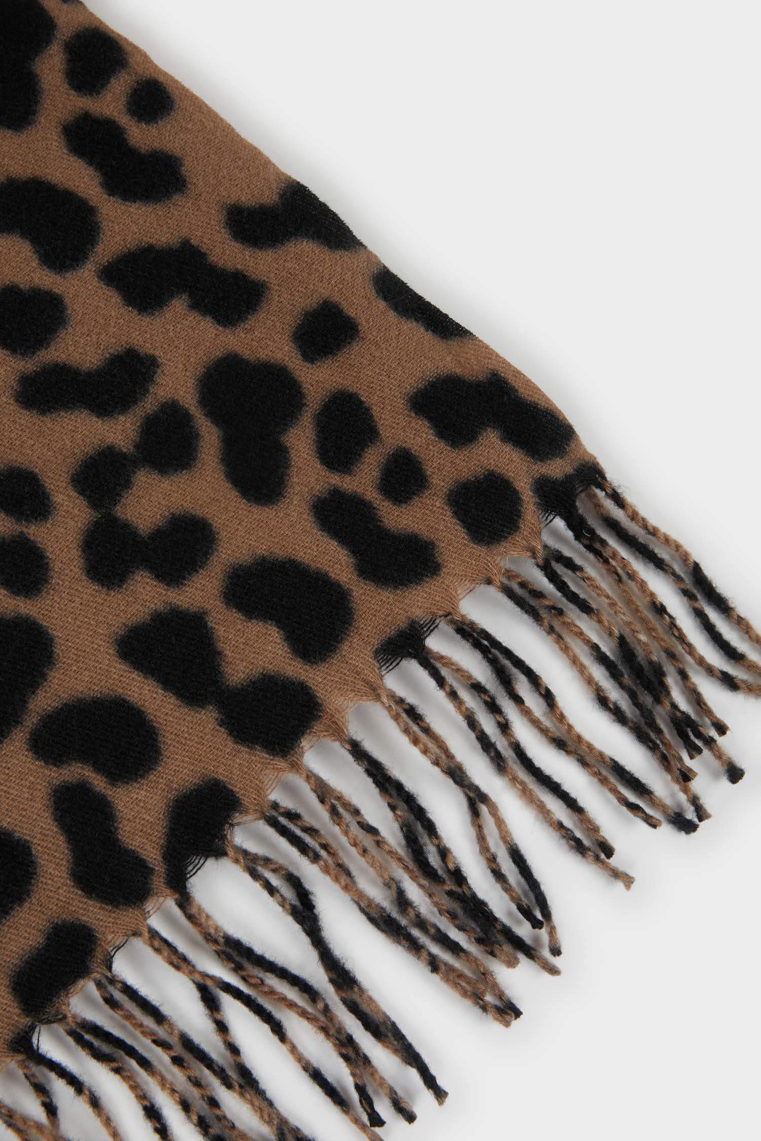 Woman Leopard Print Neck Scarf
