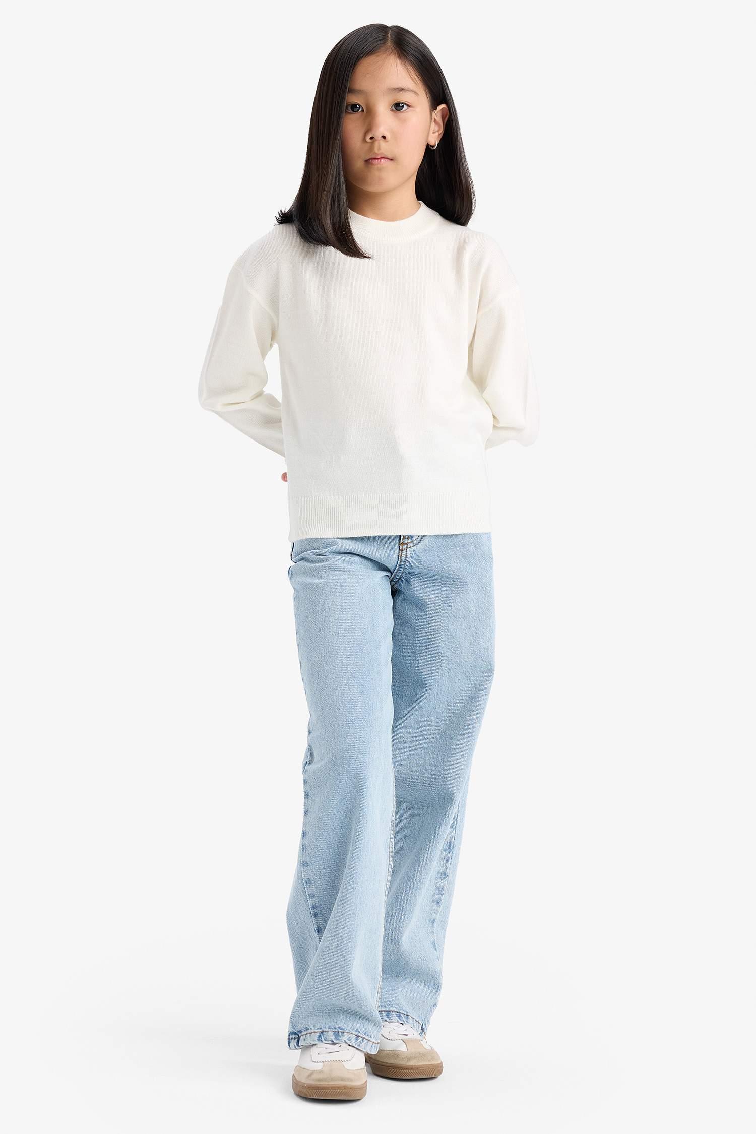 بلوفر قصة عادية بياقة مستديرة