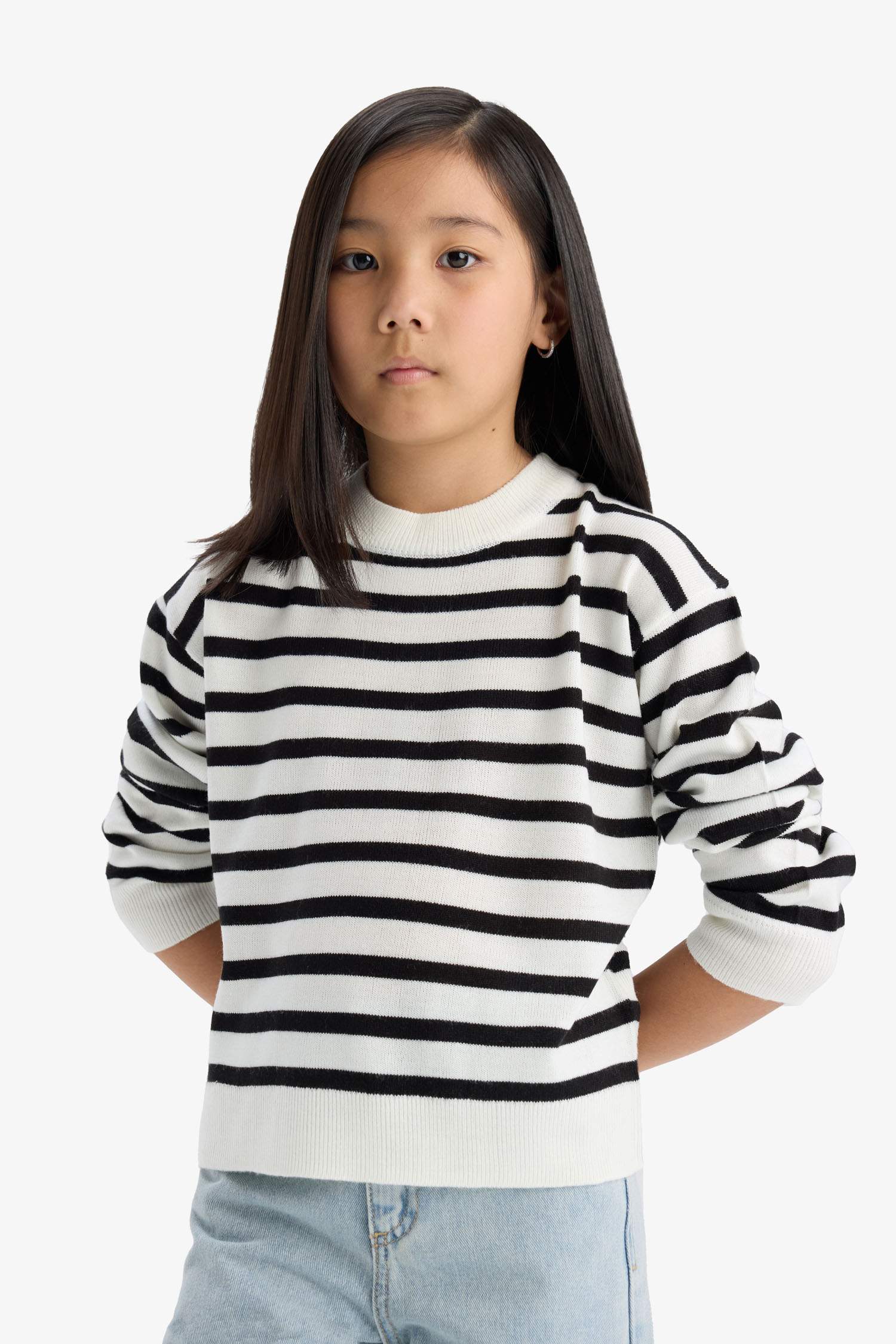 بلوفر قصة عادية بياقة مستديرة