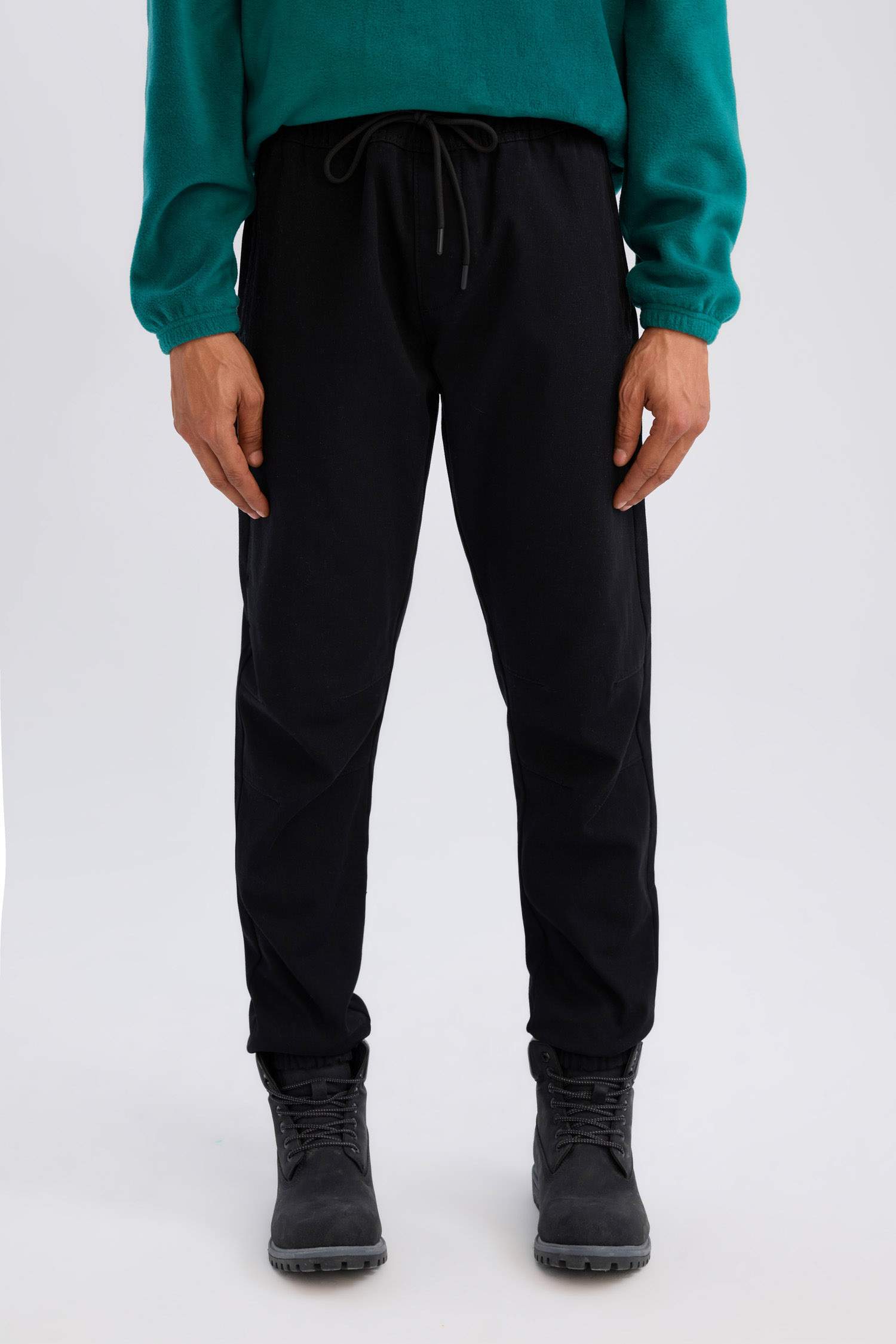 Брюки джоггеры стандартного кроя