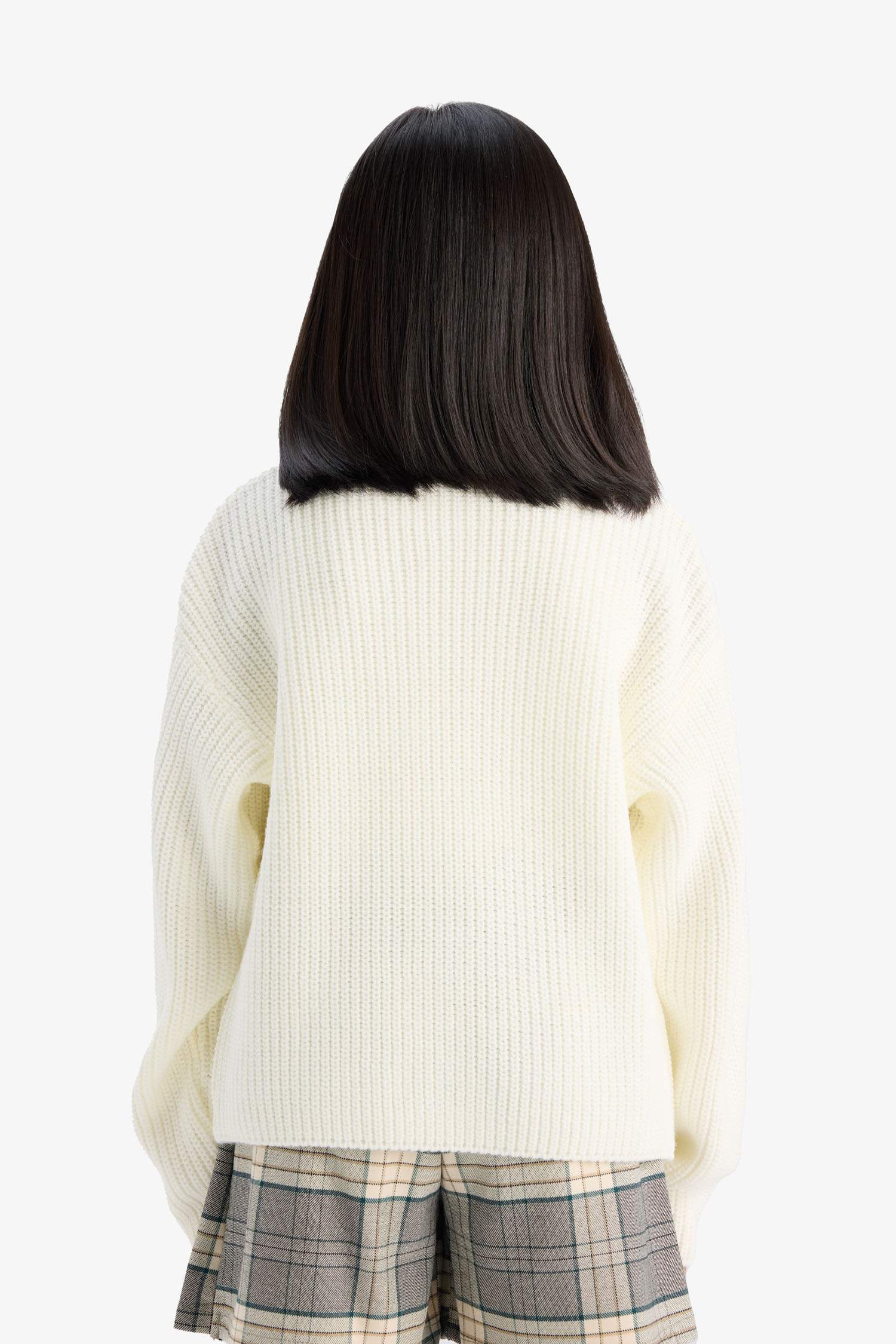 بلوفر قصة عادية بياقة مستديرة