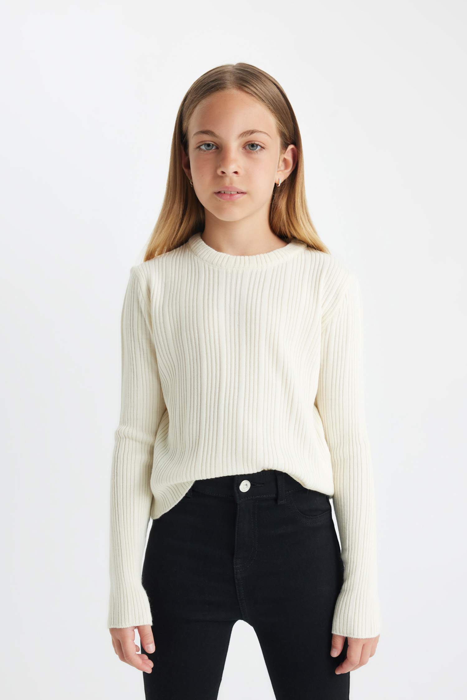 Pull tricot à col rond en écru à coupe standard pour Fille