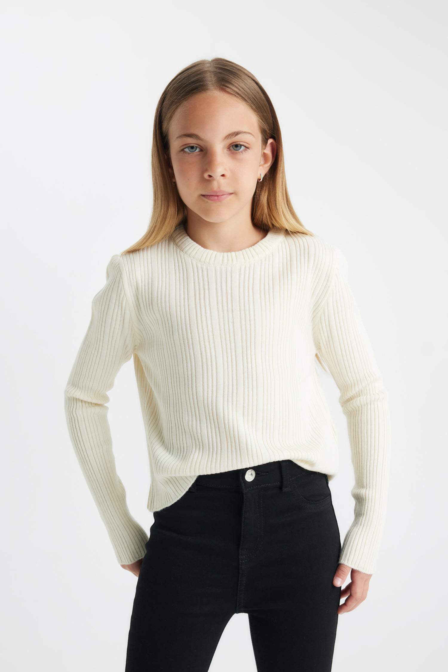 Pull tricot à col rond en écru à coupe standard pour Fille