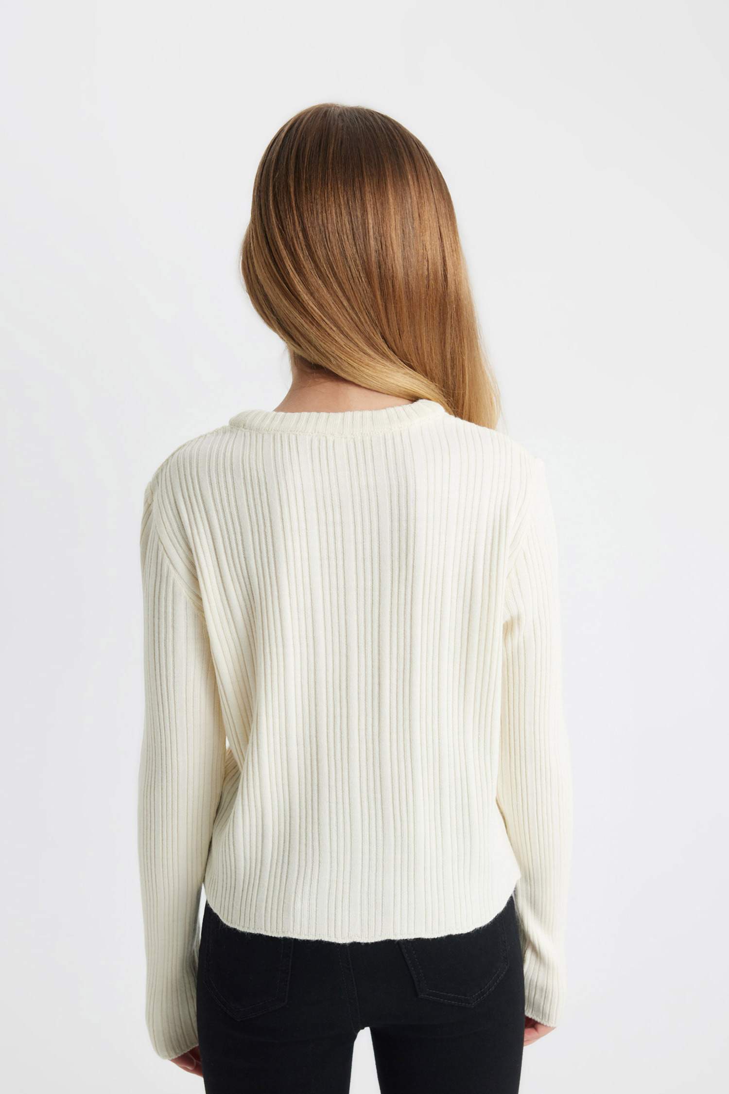 Pull tricot à col rond en écru à coupe standard pour Fille