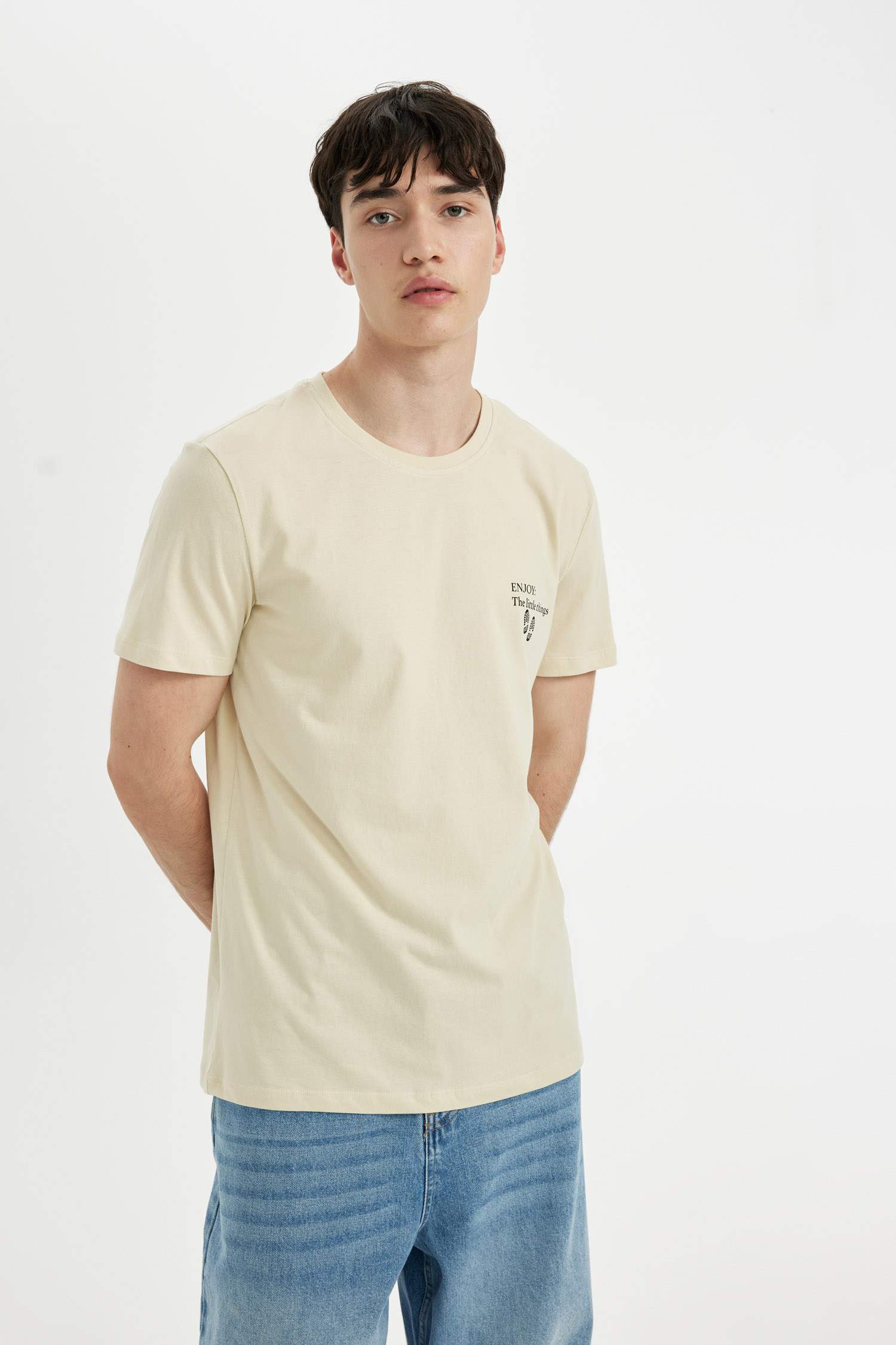 Slim Fit Crew Neck Printed Short Sleeve T-Shirt