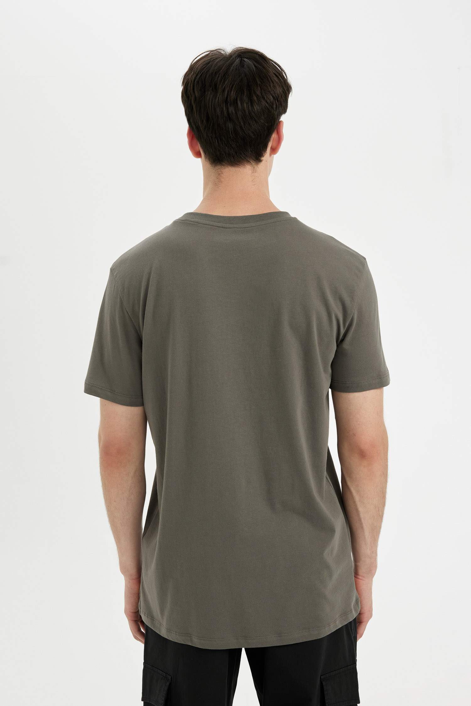 تيشيرت سليم فيت مطبوع برقبة مستديرة