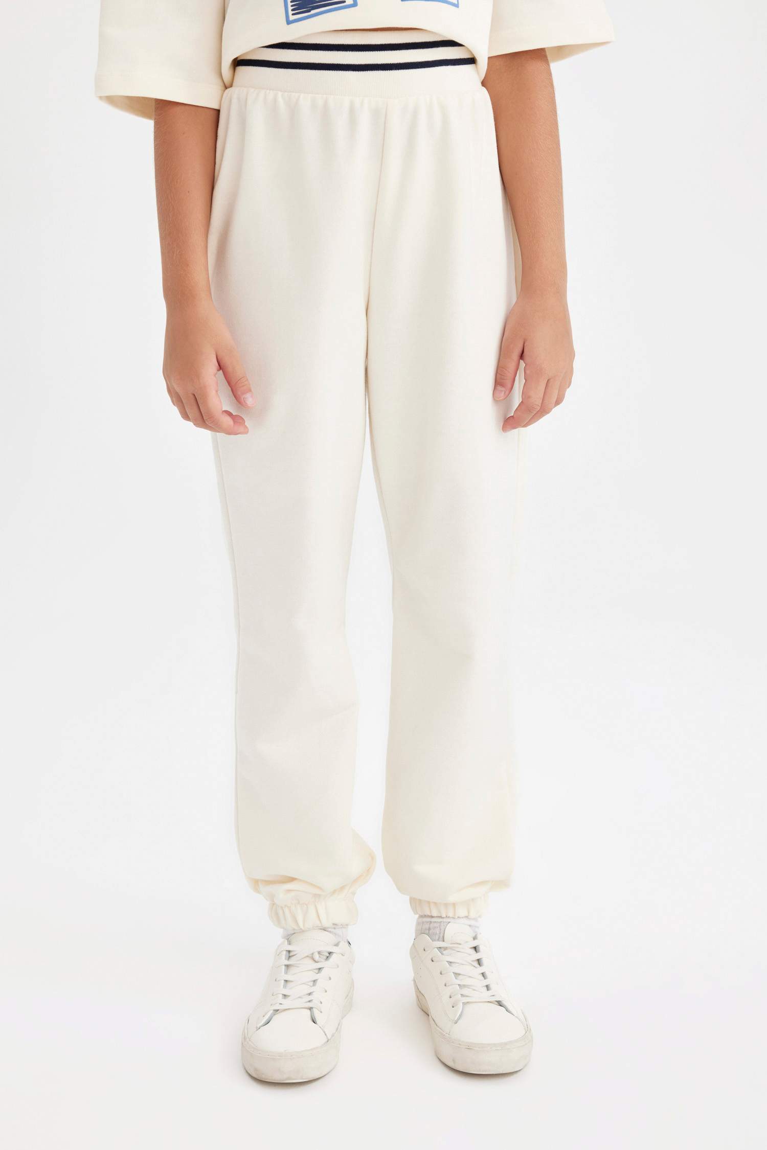 طقم بناتي سويت شيرت وتي شيرت قصة مريحة - قطعتين