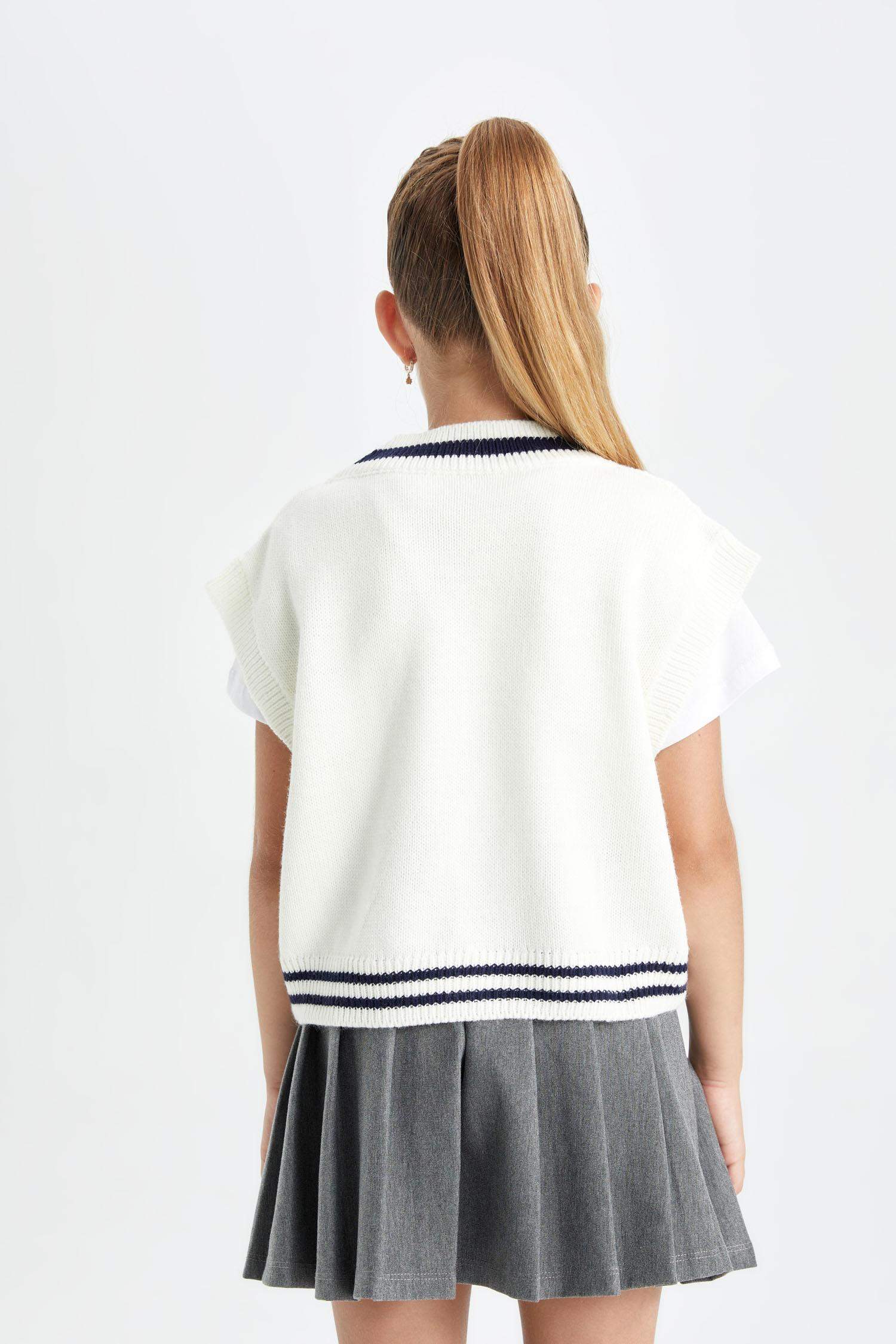 Kız Çocuk Standart Fit V Yaka Okul Triko Süveteri