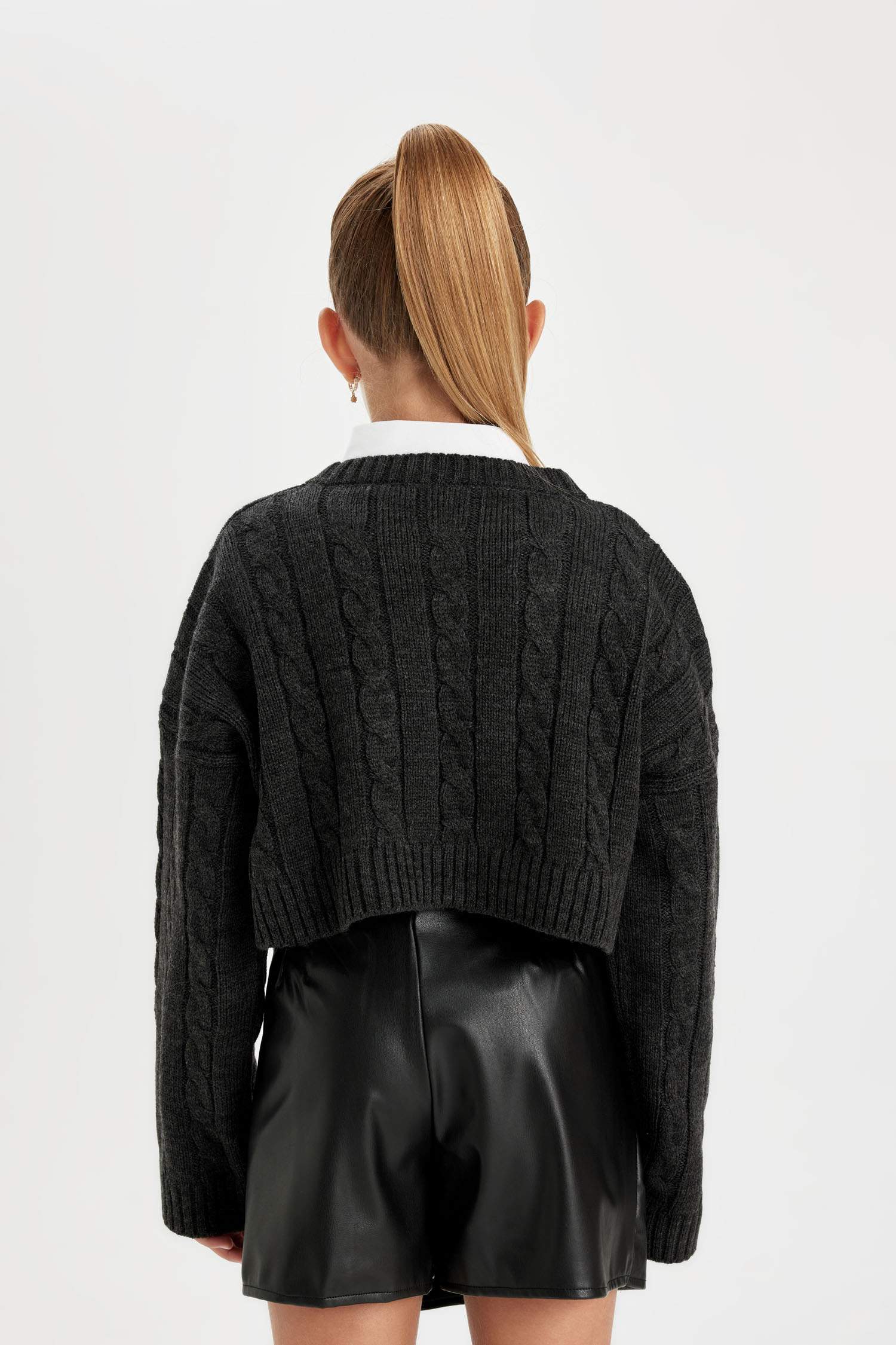 Қыздарға қысқартылған пішім Пулловер