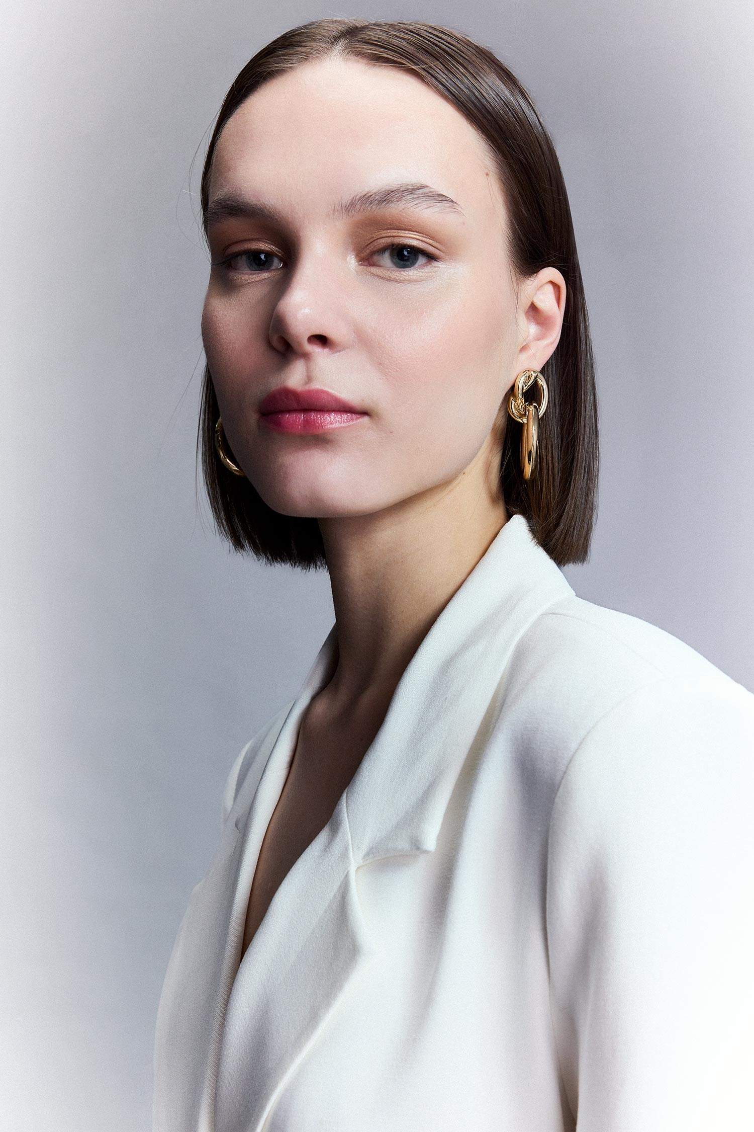 Woman Hoop Gold Earrings