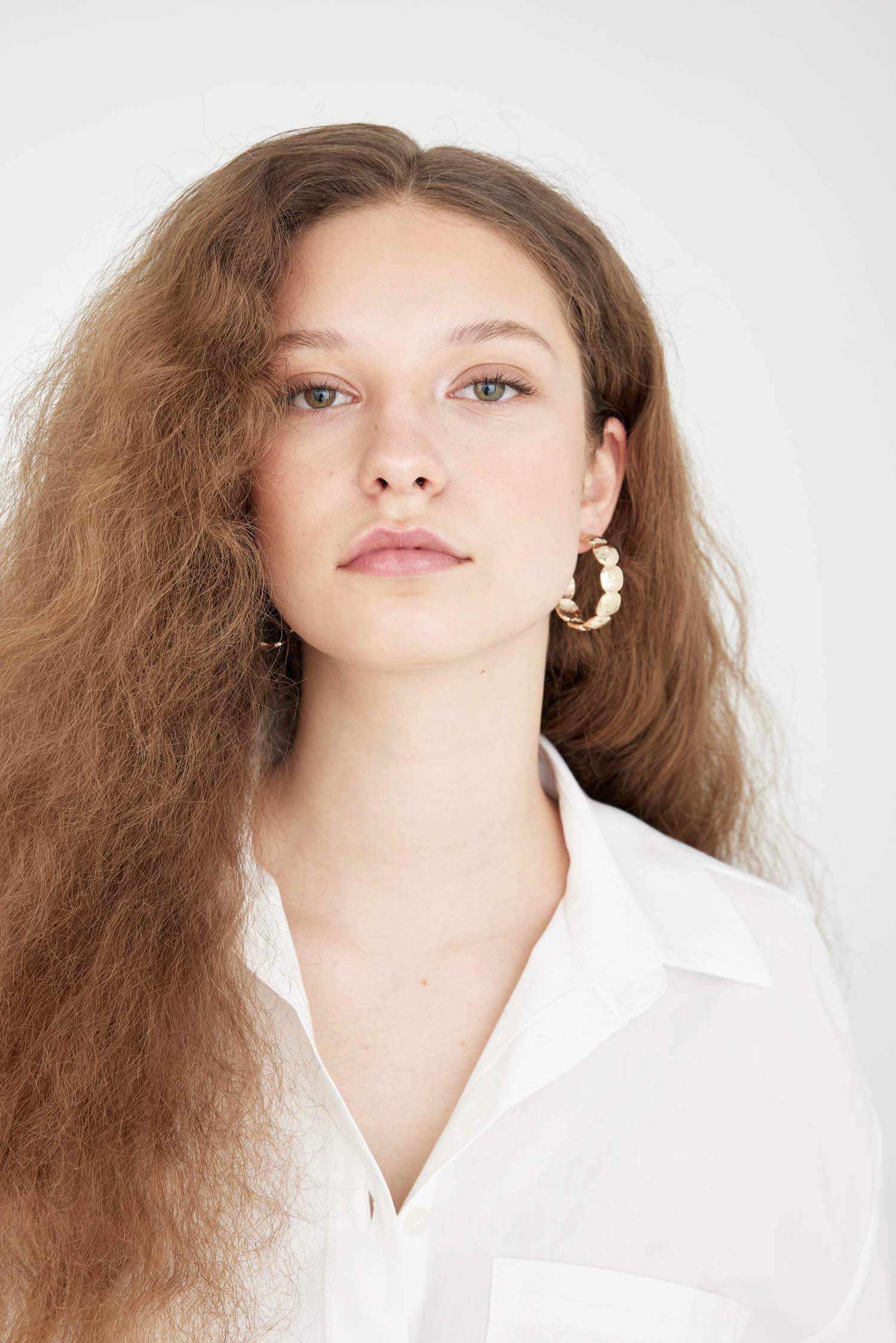 Woman Hoop Gold Earrings